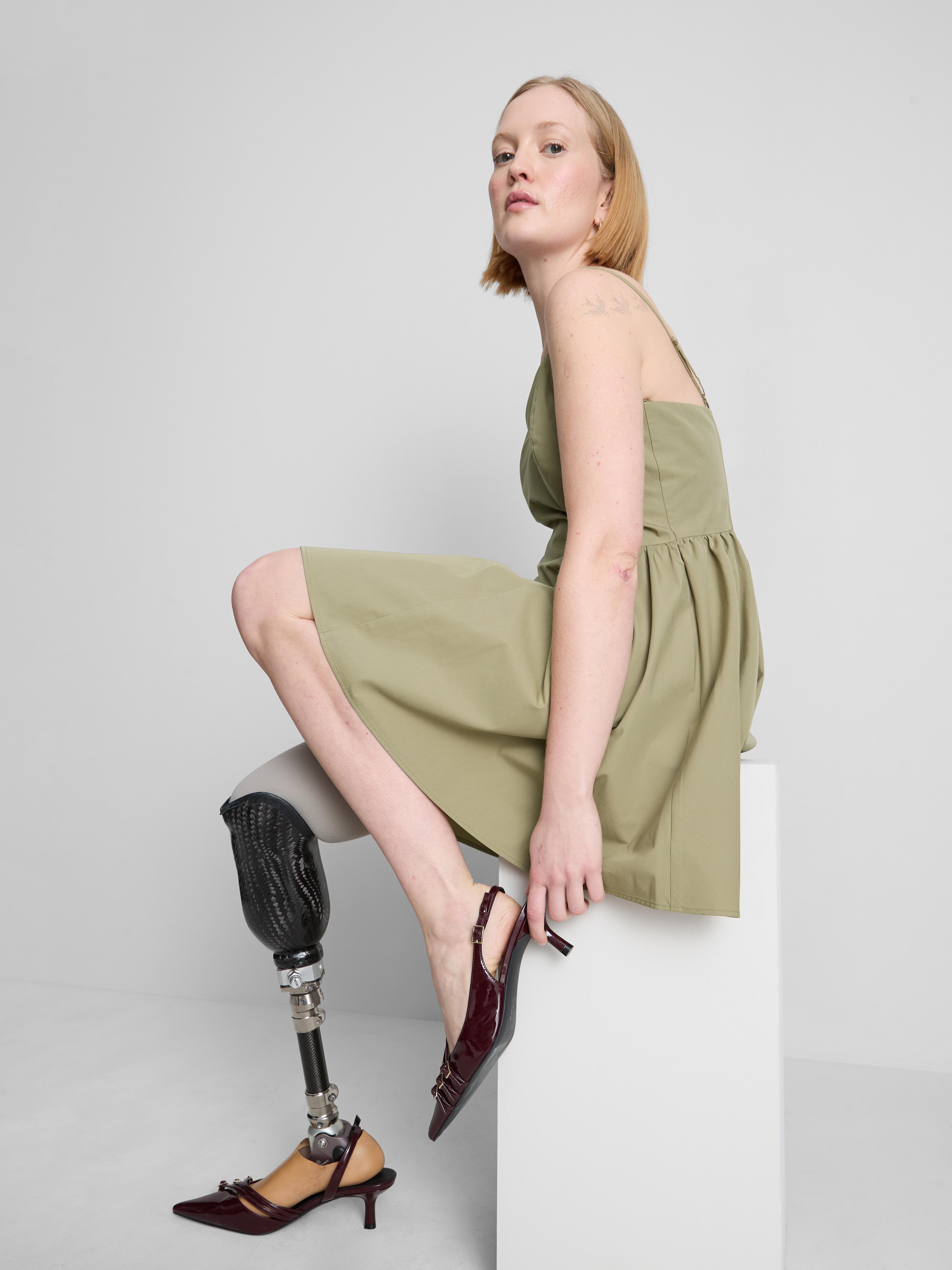 Miniabito strutturato con corsetto