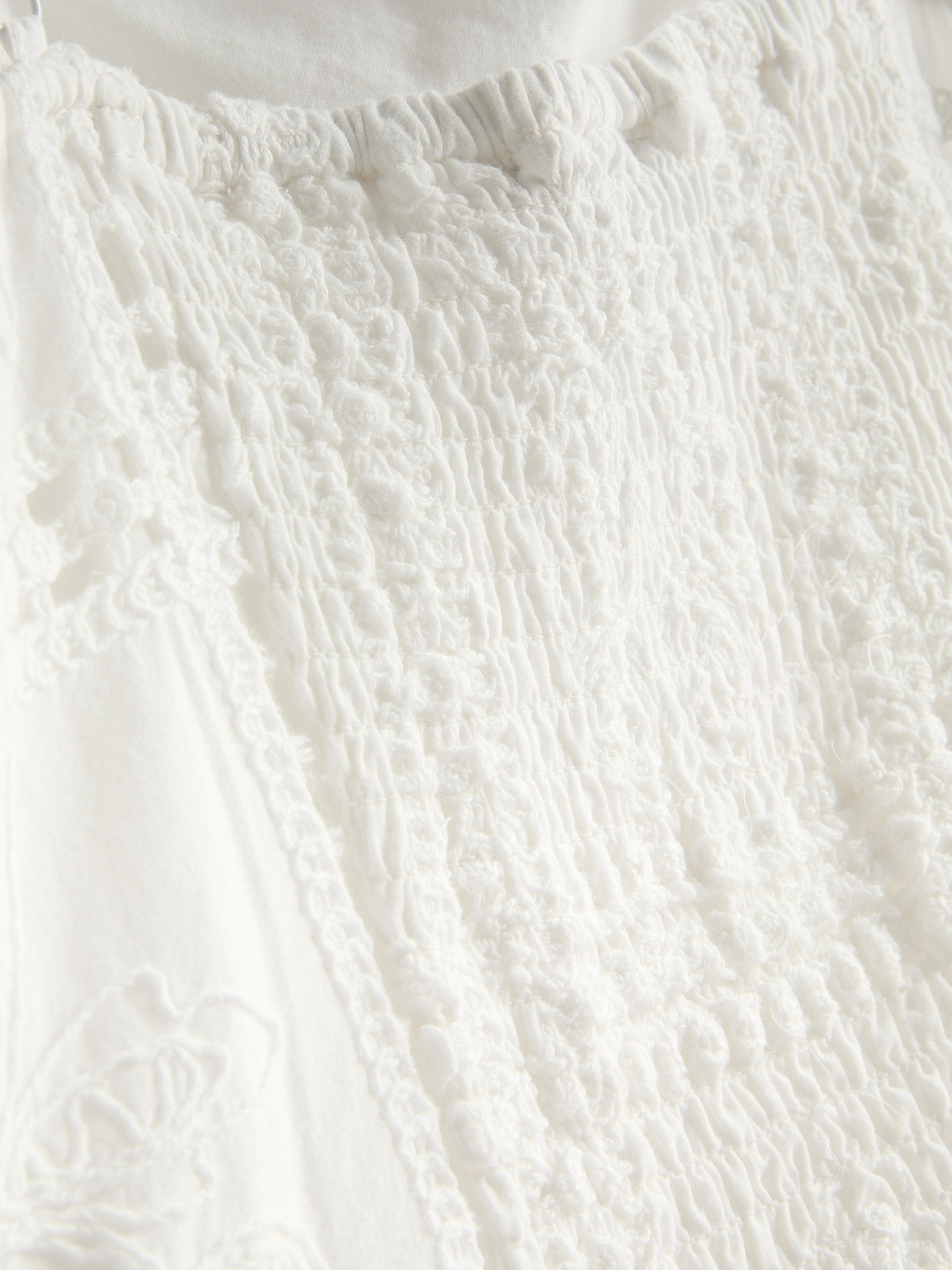 Vestido midi bordado de The Edit