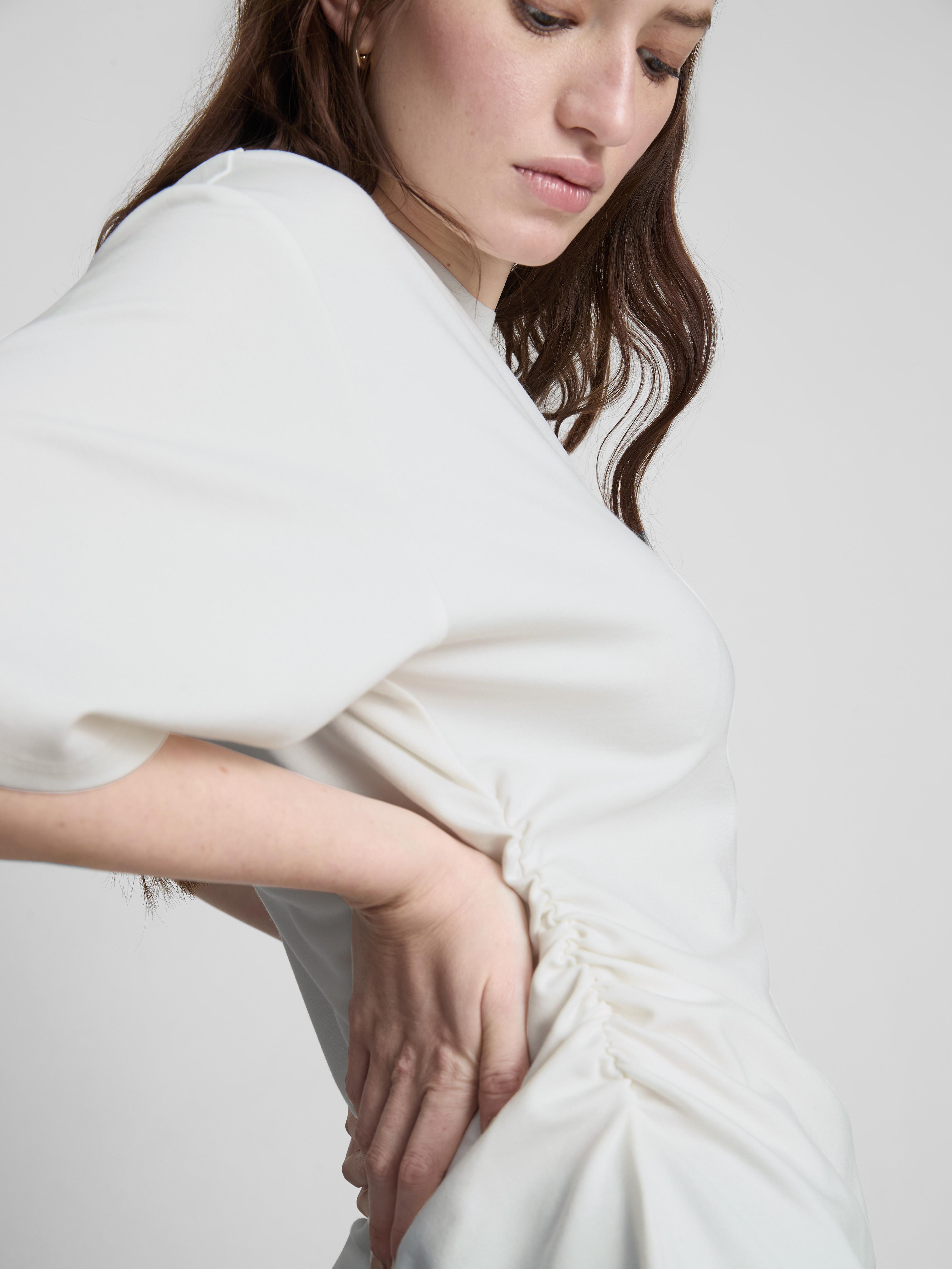 Asymmetrisch T-shirt met rimpeldetails The Edit
