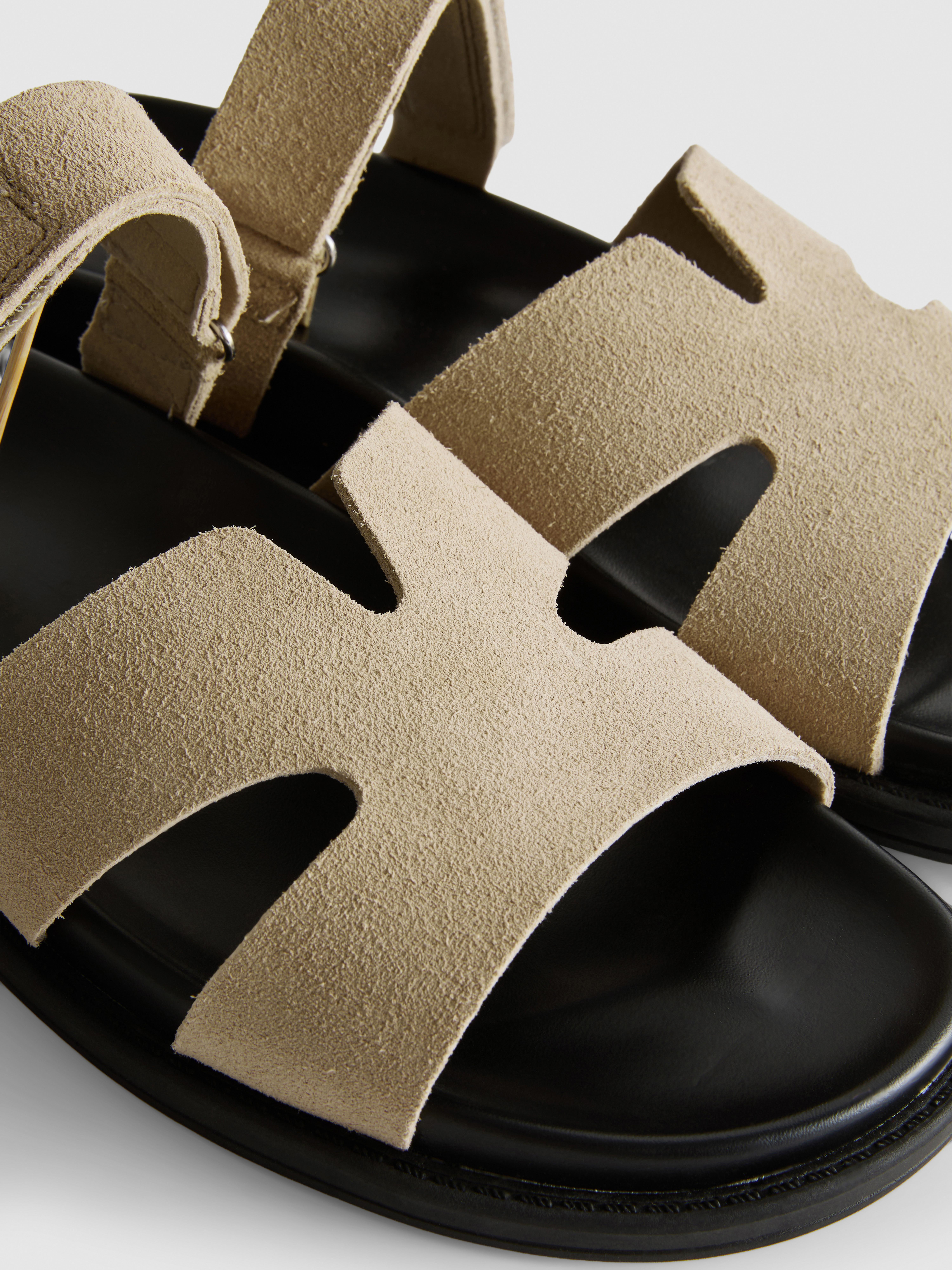 Sandalias con tiras de velcro de The Edit