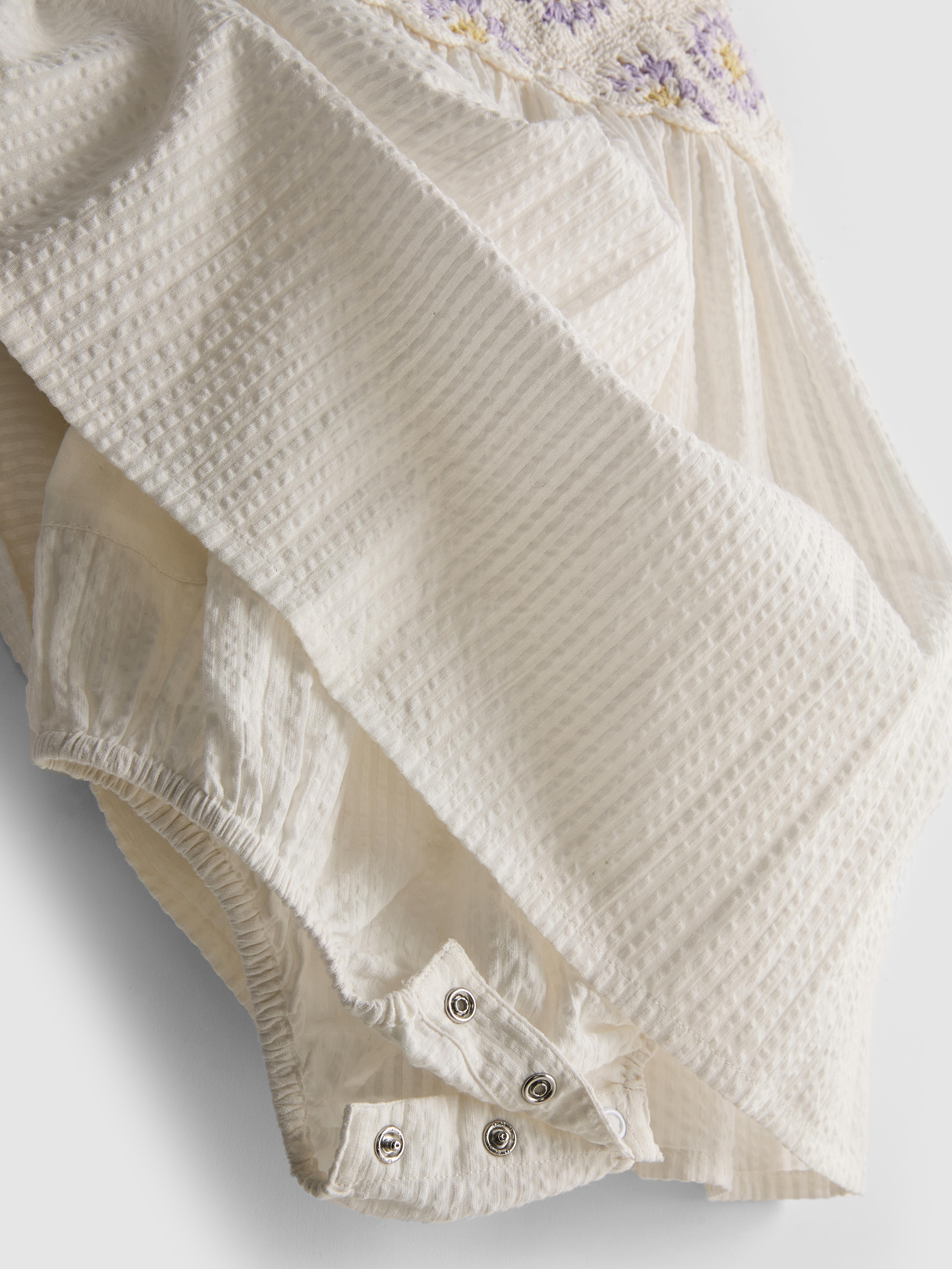 0–18 mois | Robe à smock en crochet nouveau-né