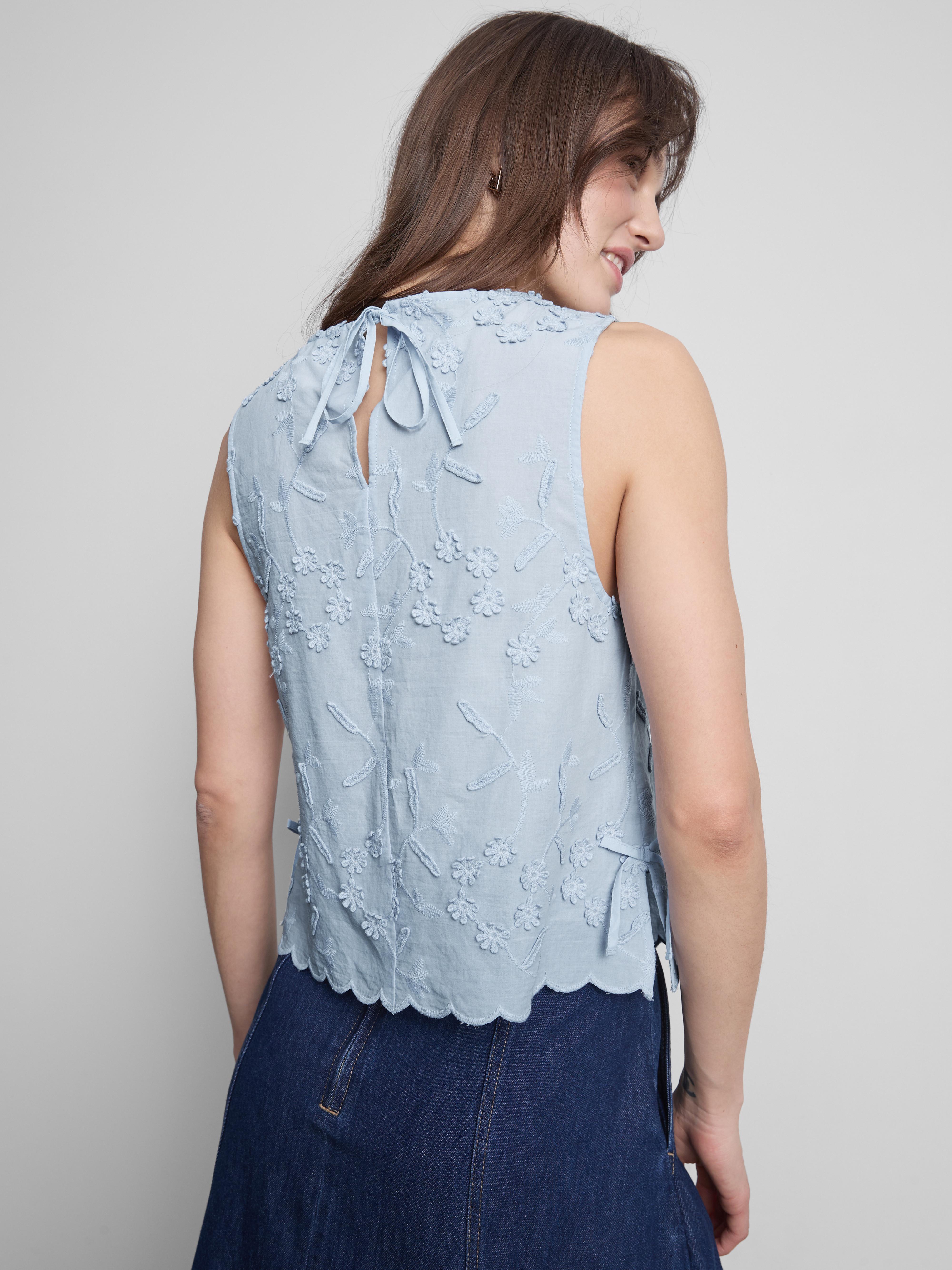 Tanktop met strikjes en geborduurd bloemmotief