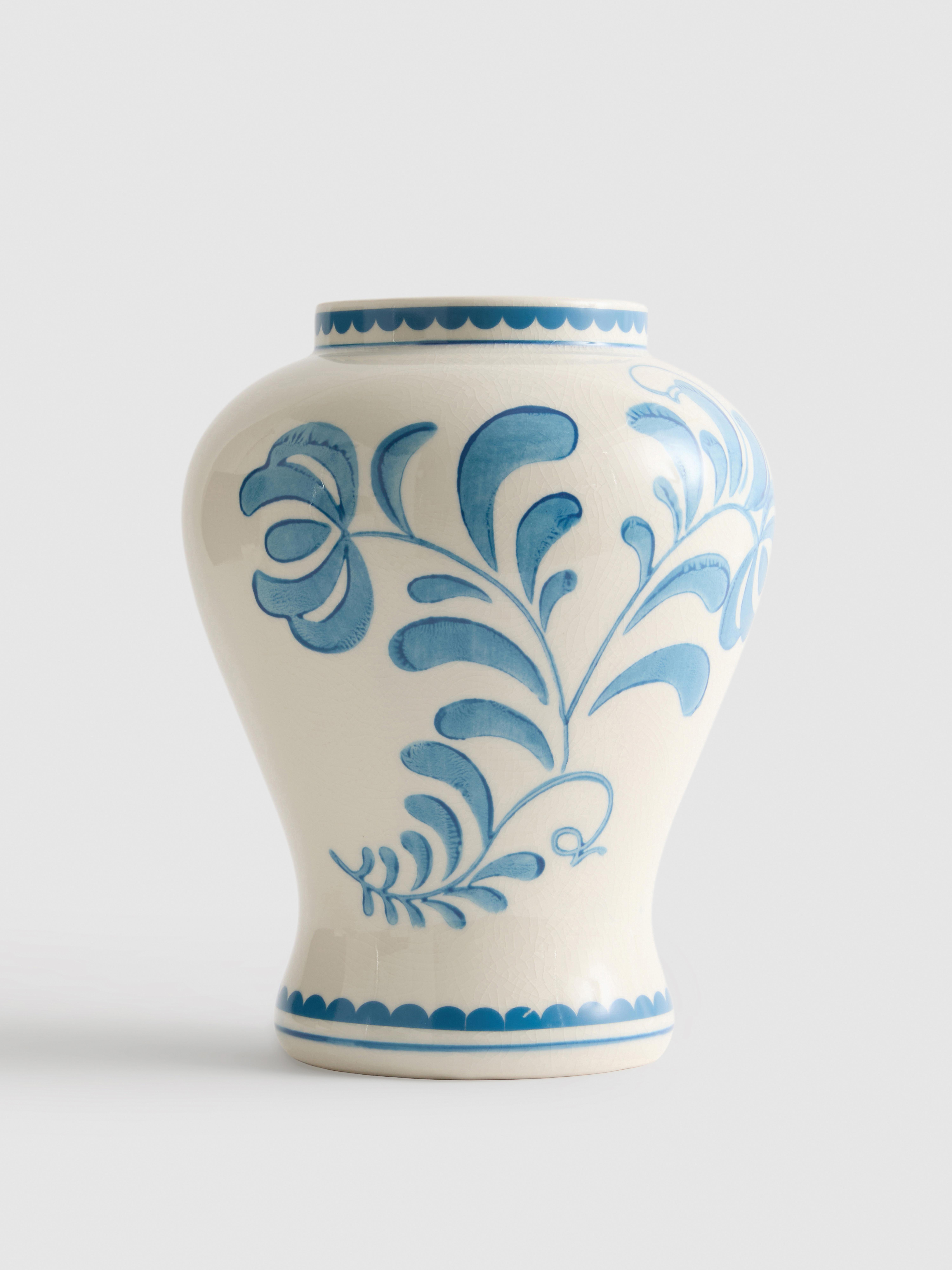 Bloemenvaas in mediterraanse stijl