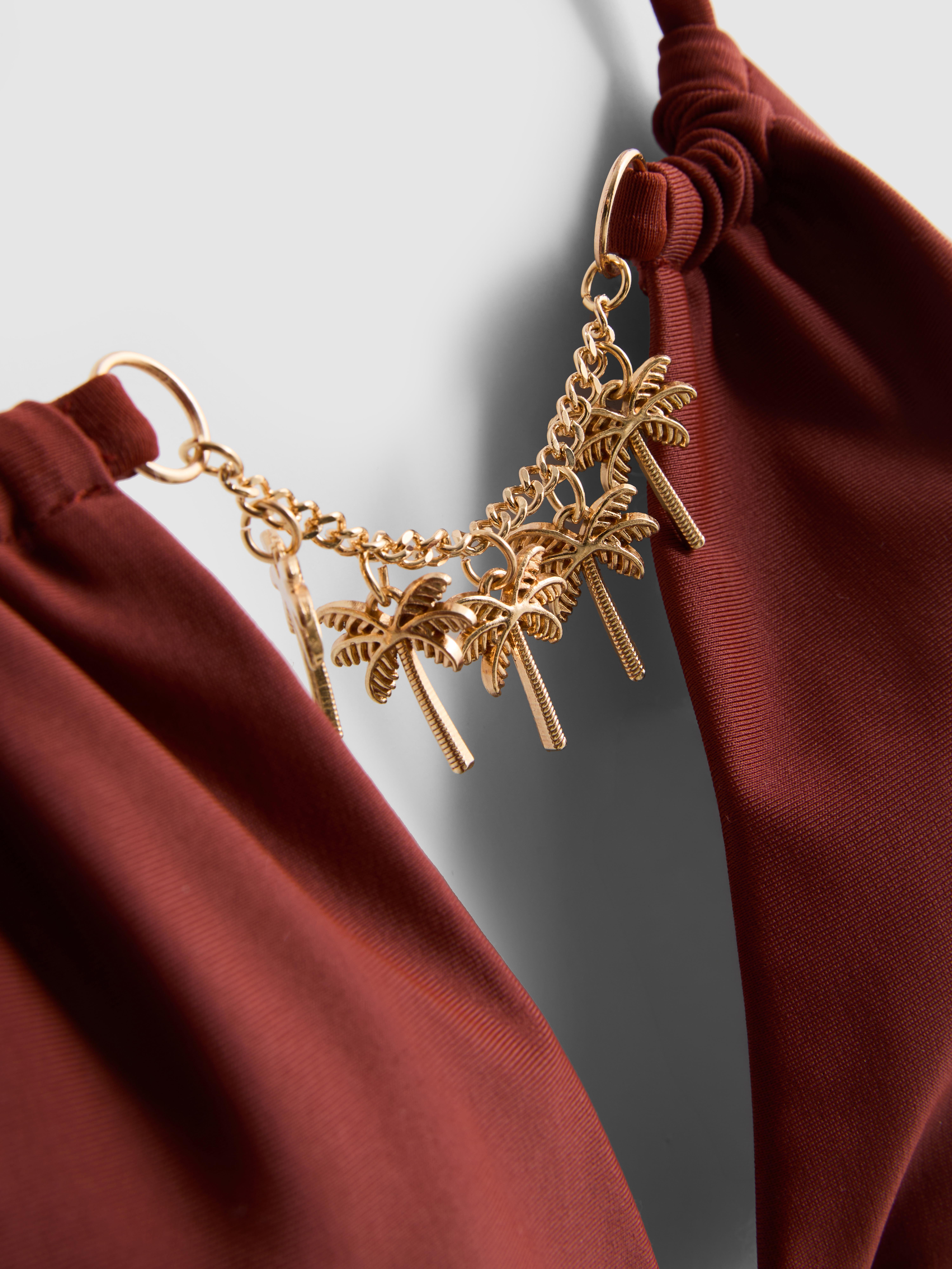 Triangelbikinitopje met kettingdetail