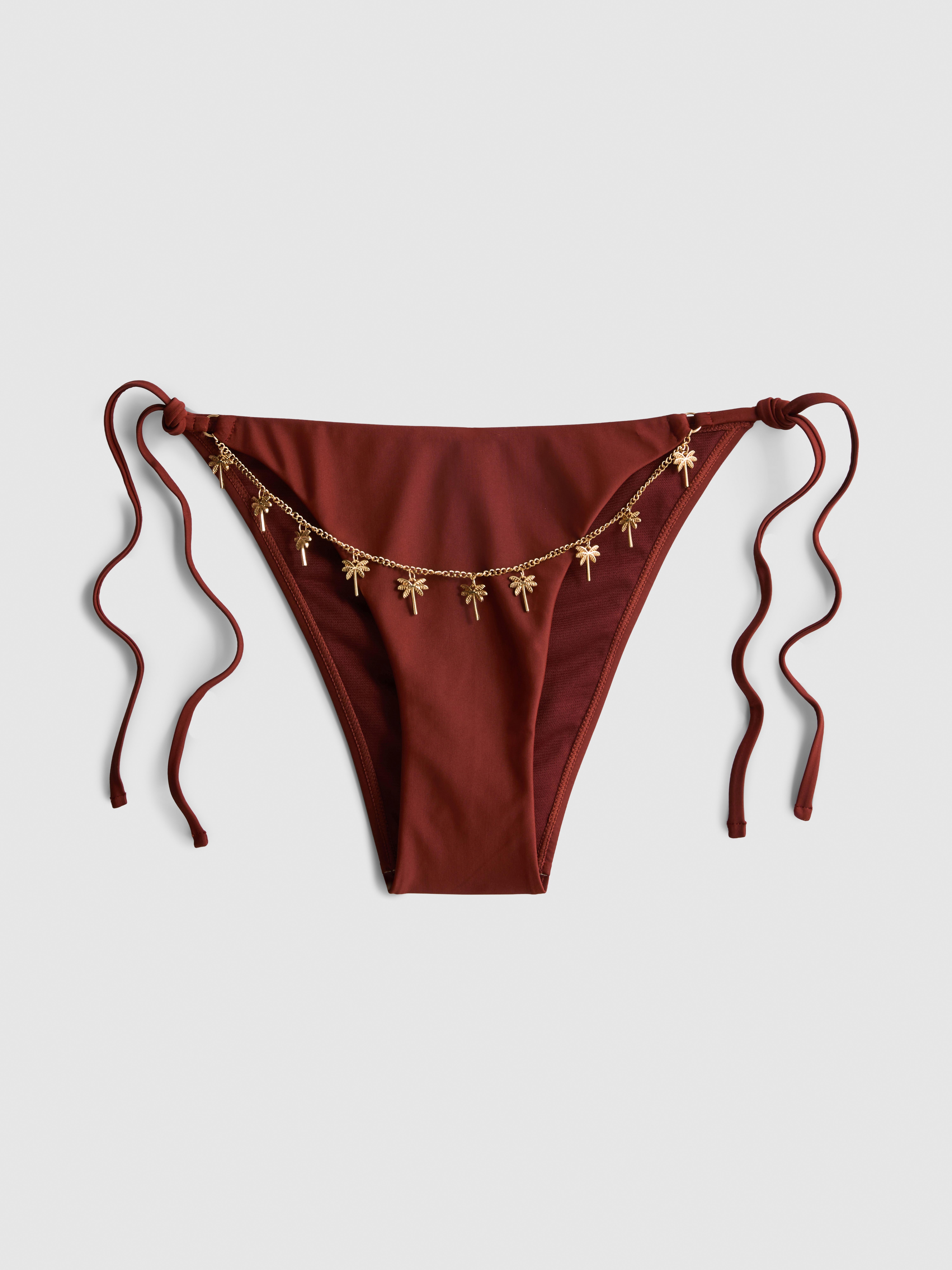 Oldalt megkötős bikinialsó lánccal díszítve