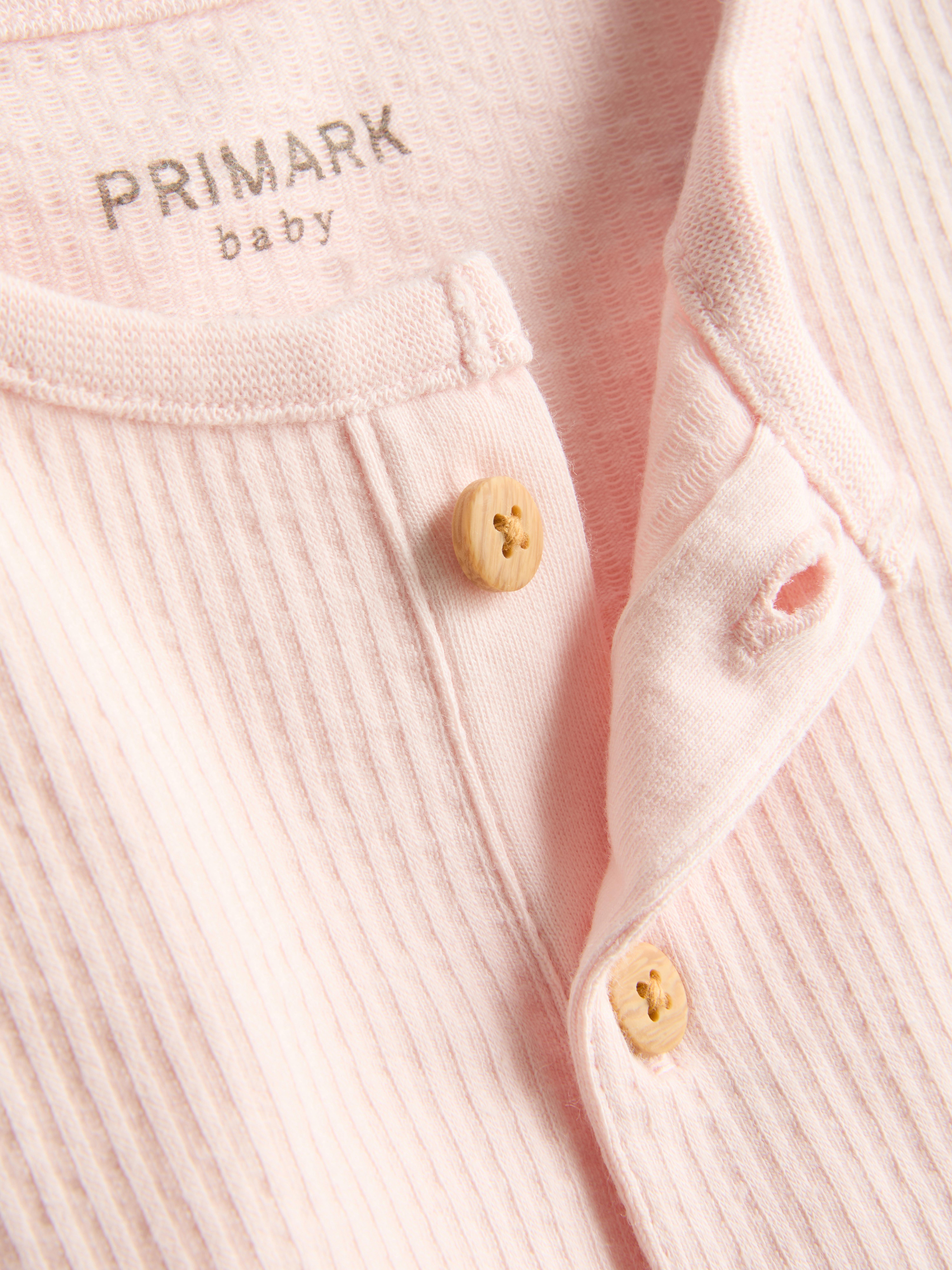 0–18 mois | Chemise et short en crêpe nouveau-né