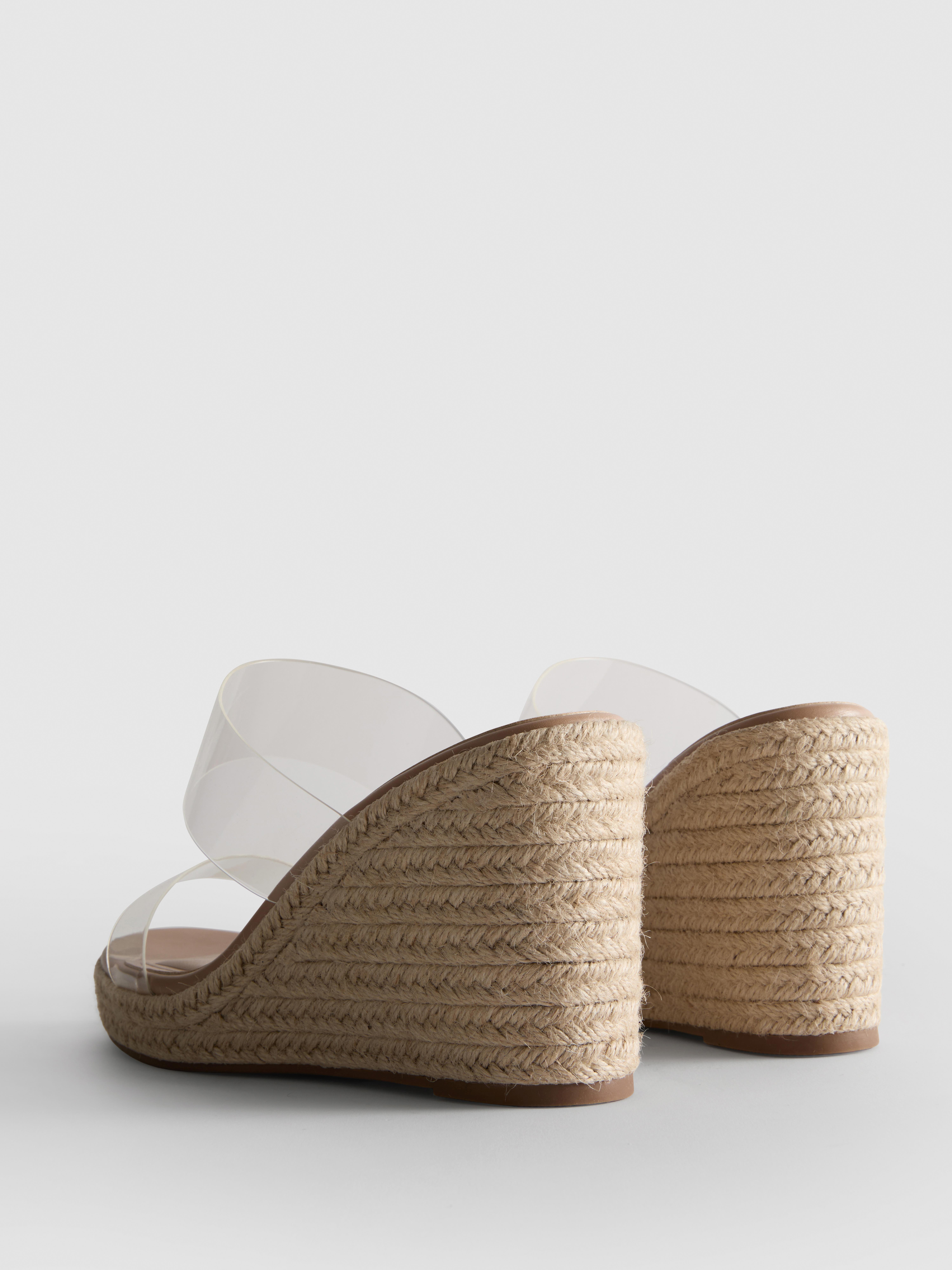 Sandales à talon compensé et brides en plexiglas