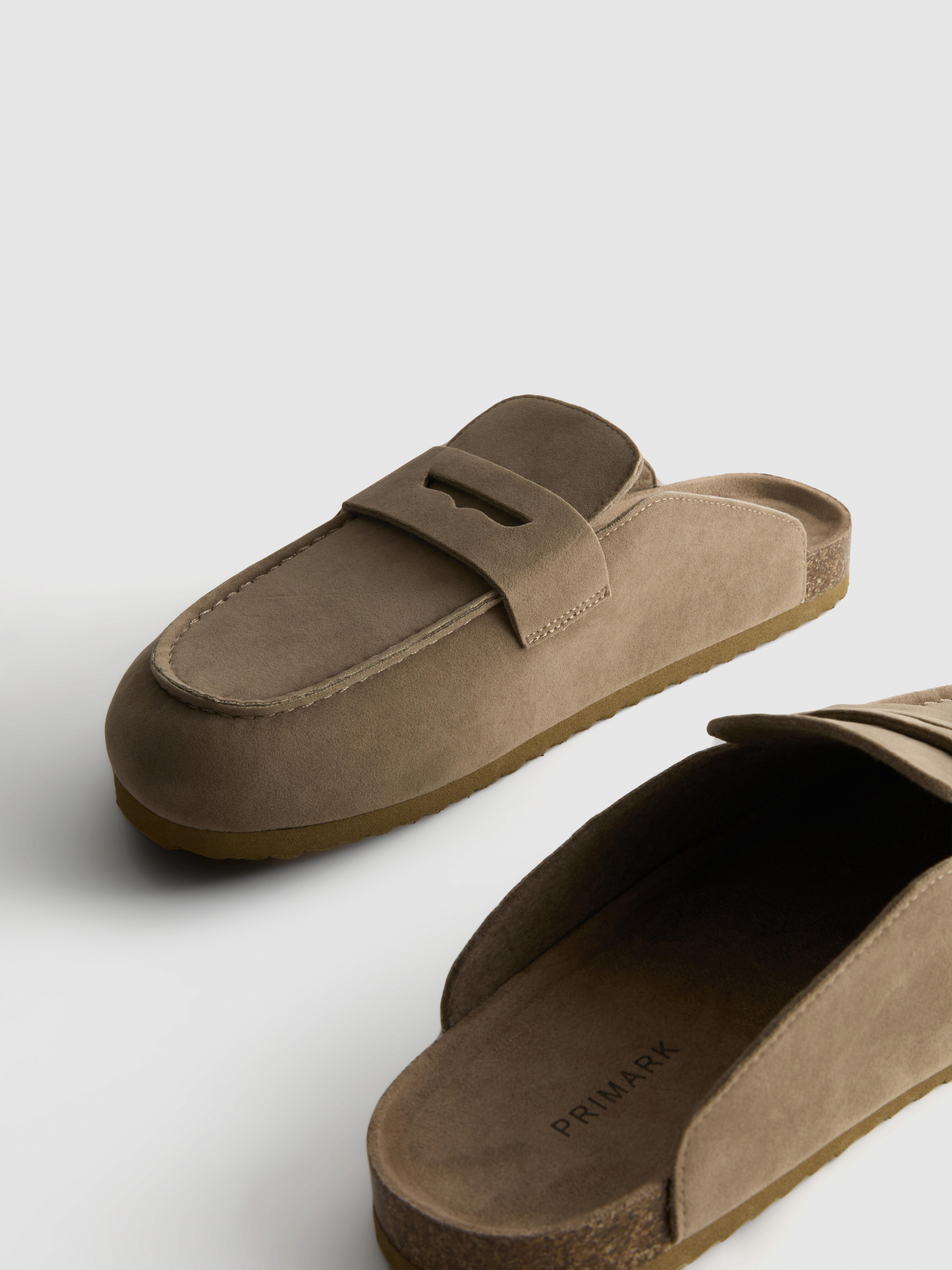 Chodaki w stylu mokasynów