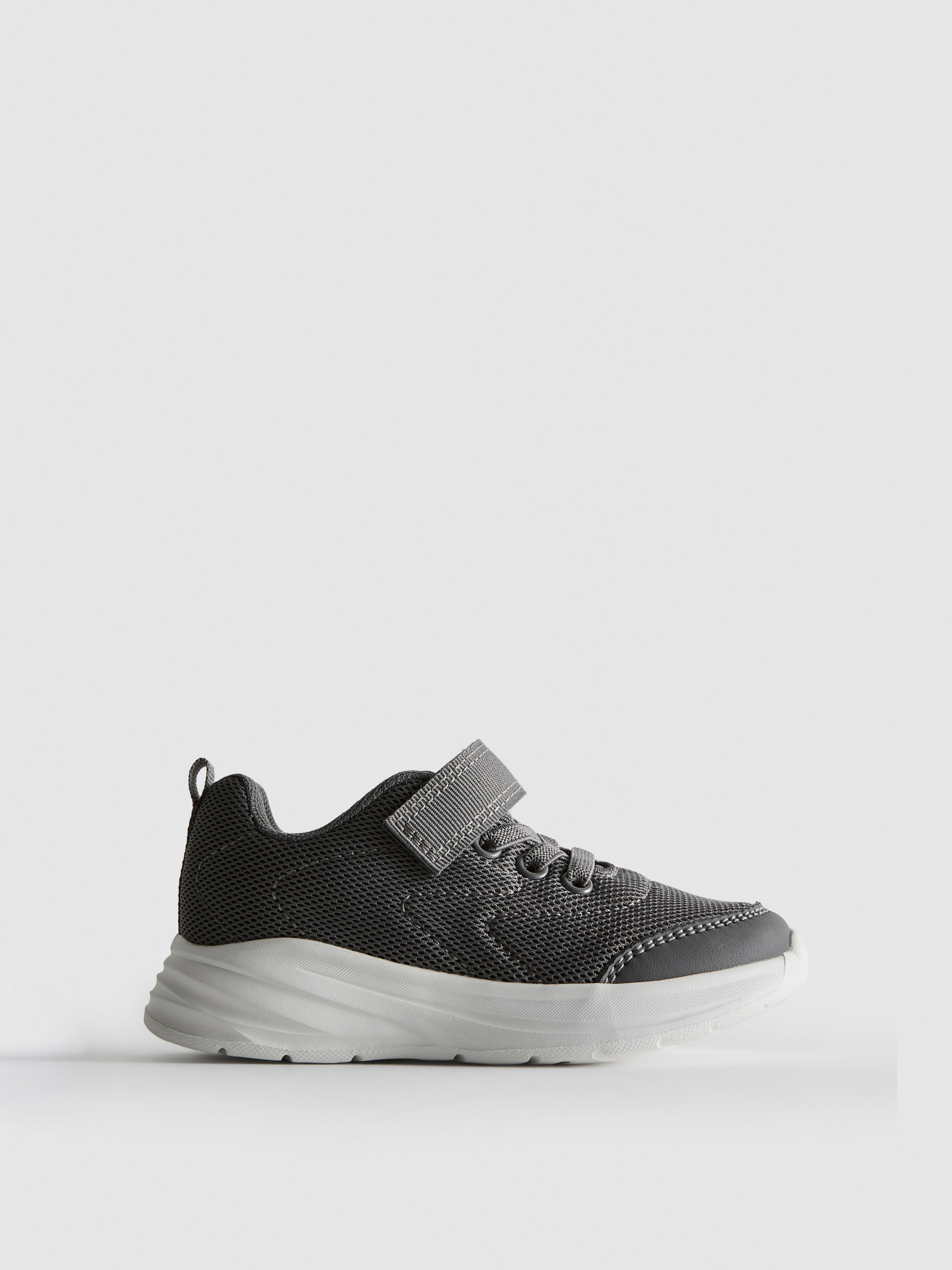 Self-Fastening Trainers