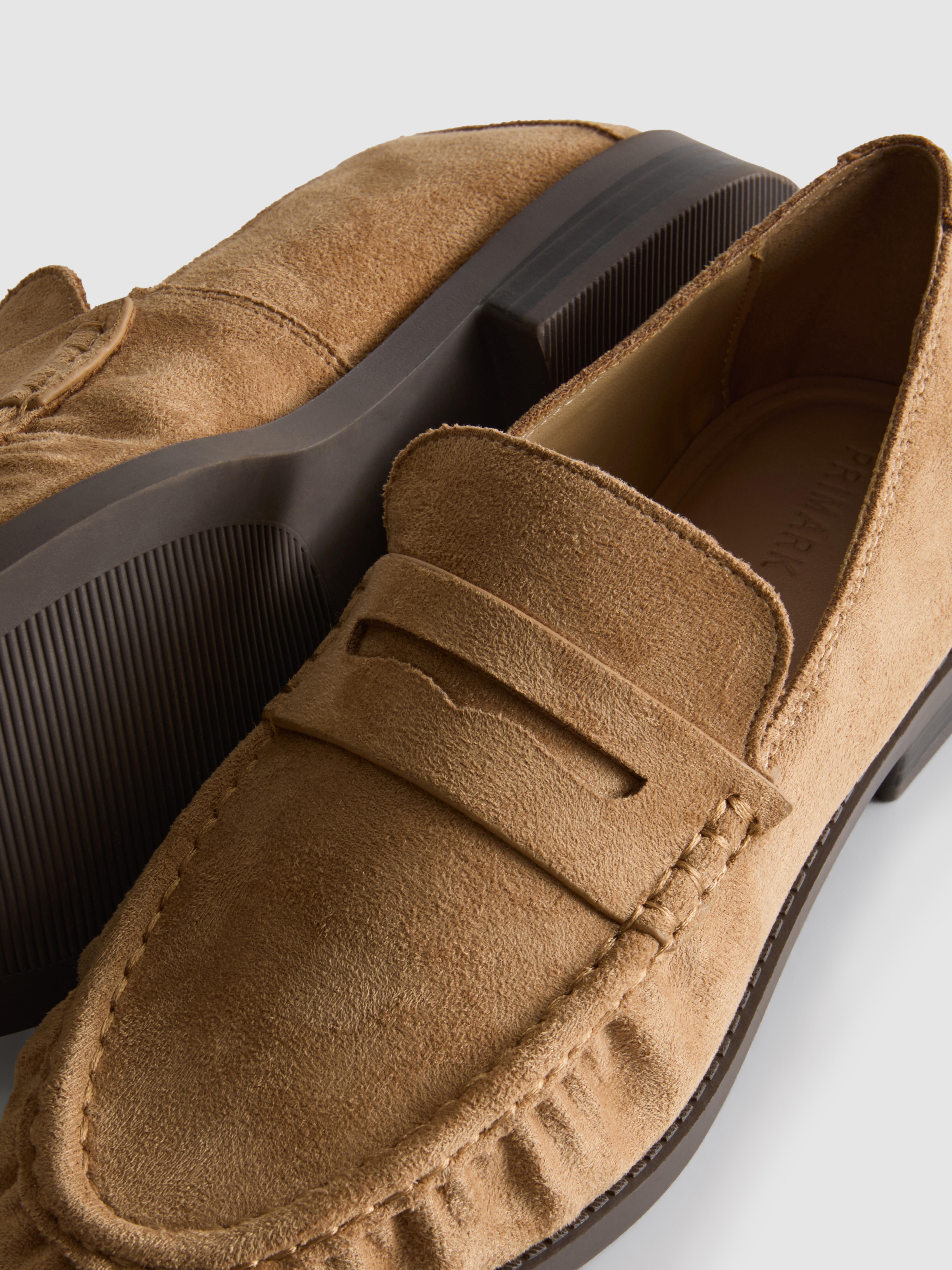 Ráncolt papucscipő