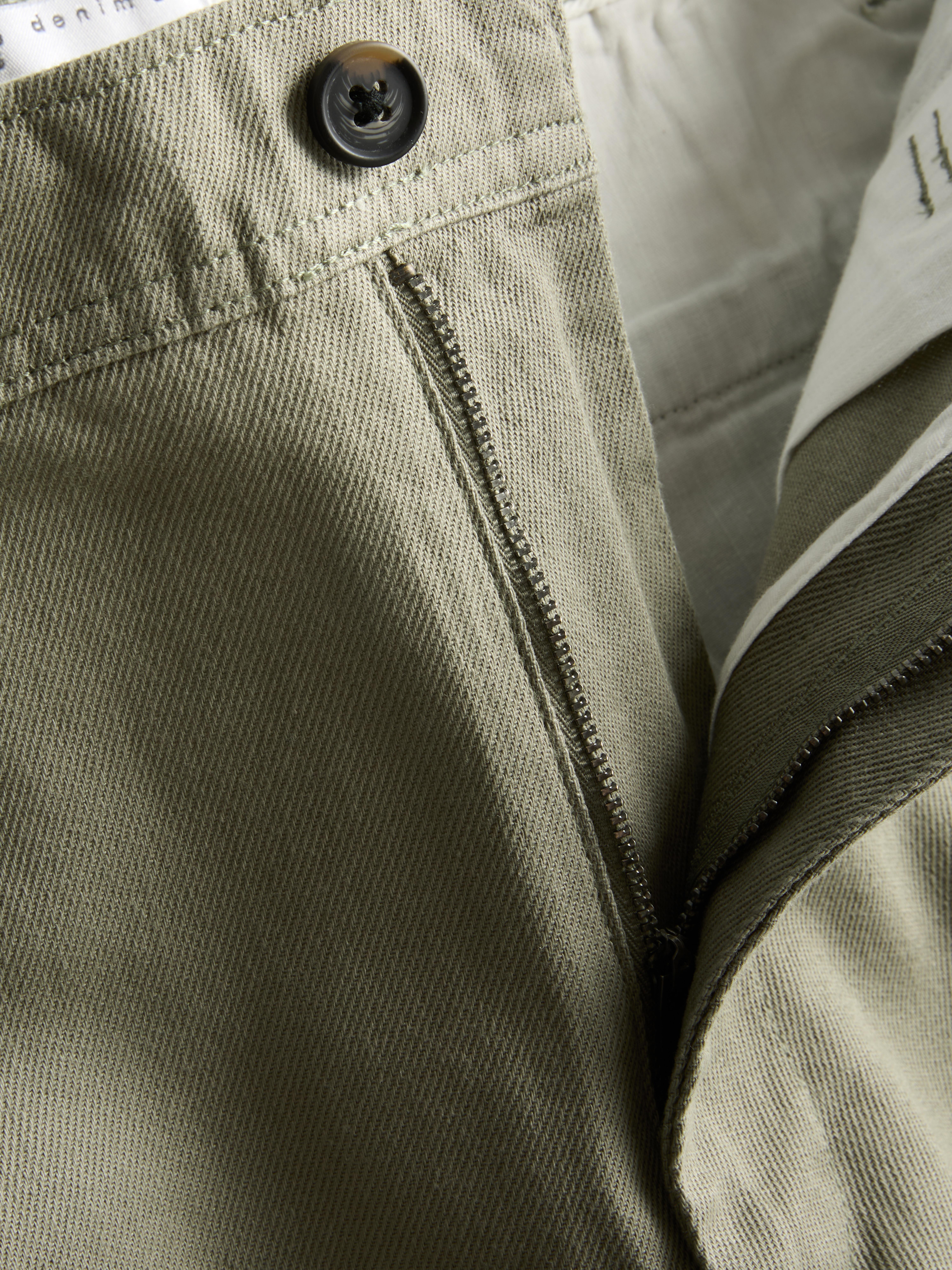Baggy chino met halfhoge taille