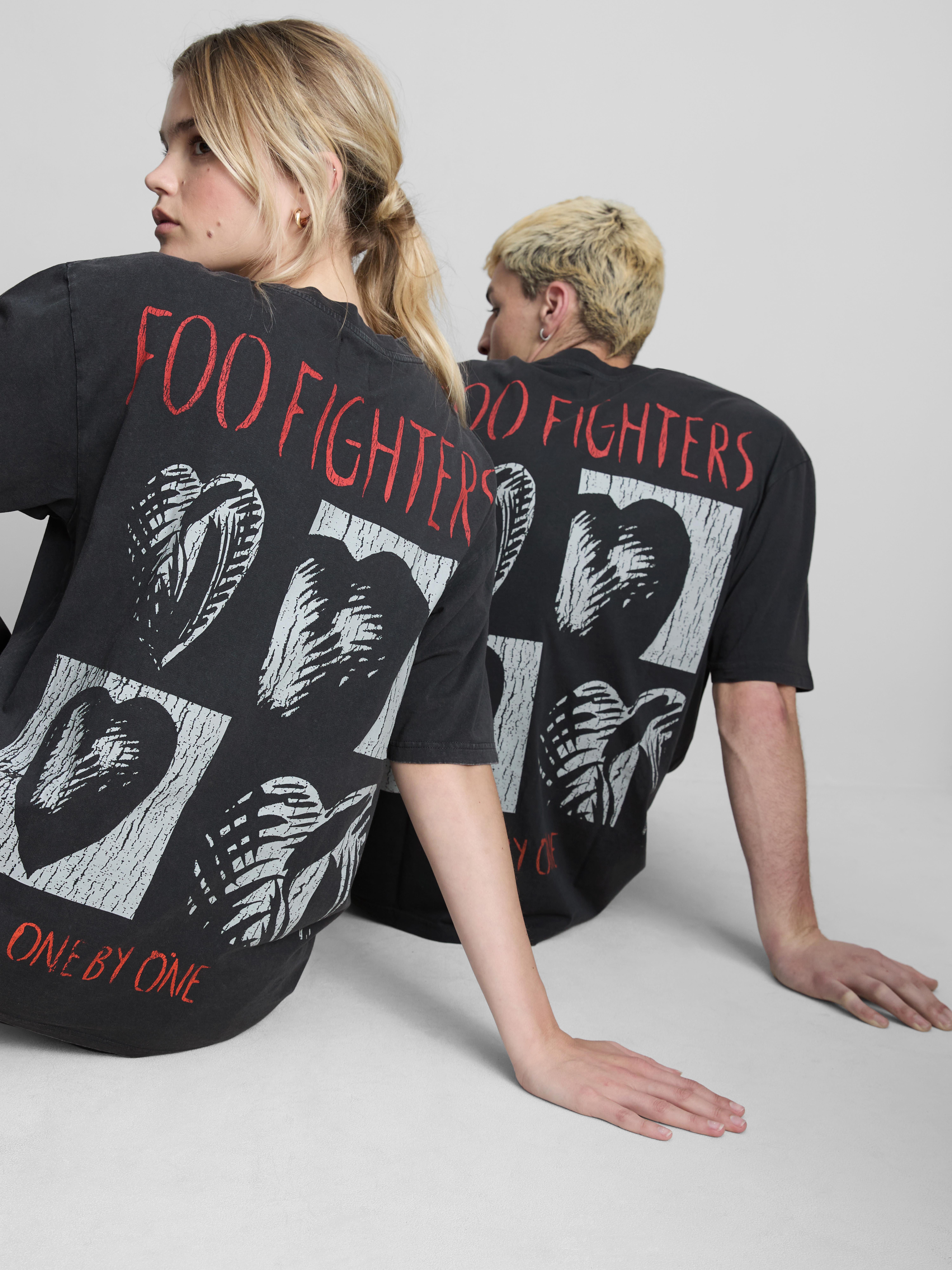 Men's Charcoal Foo Fighters Graphic T-Shirt | Primark
