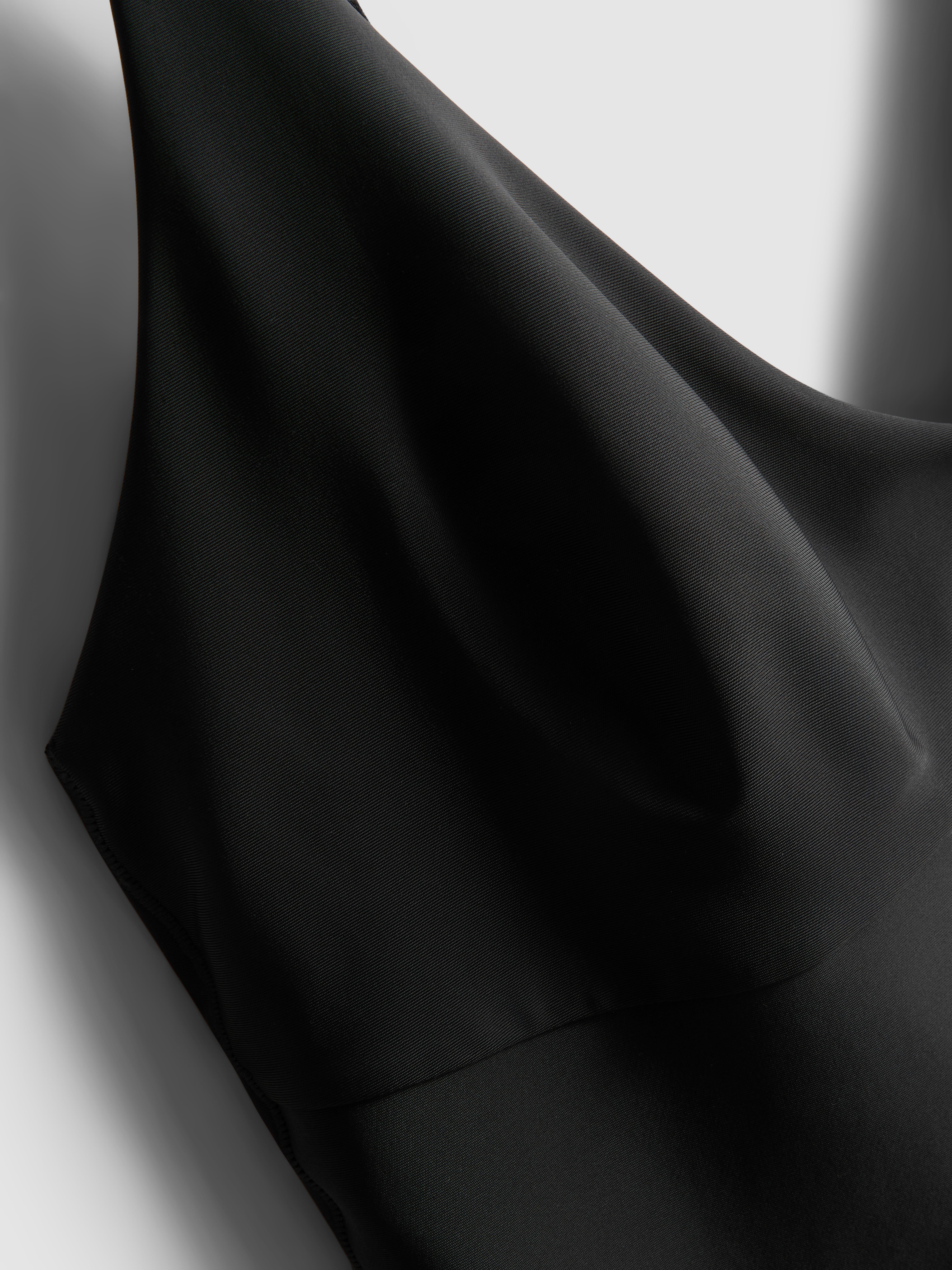 Figurformender Body