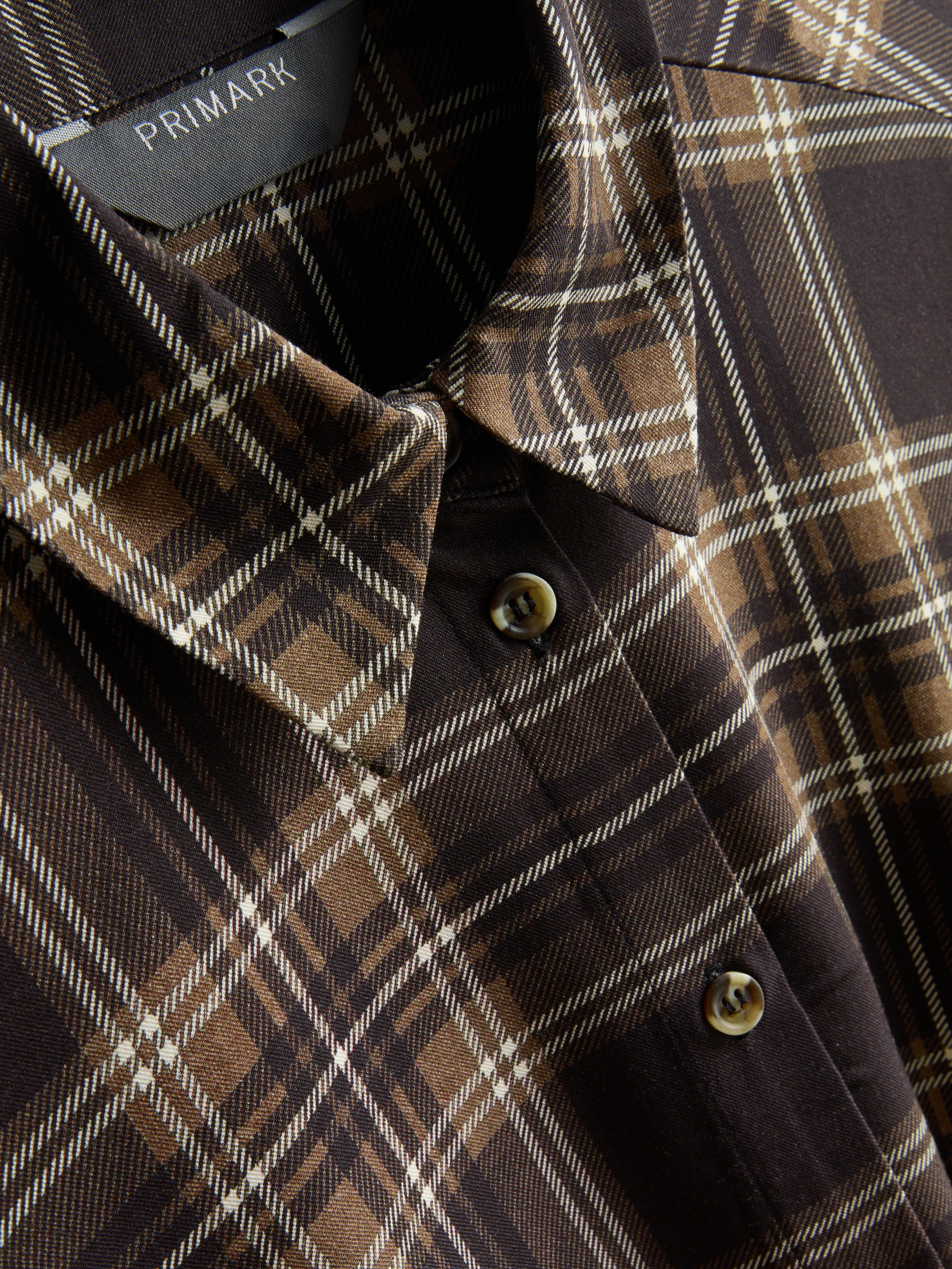 Lässiges, kariertes Hemd