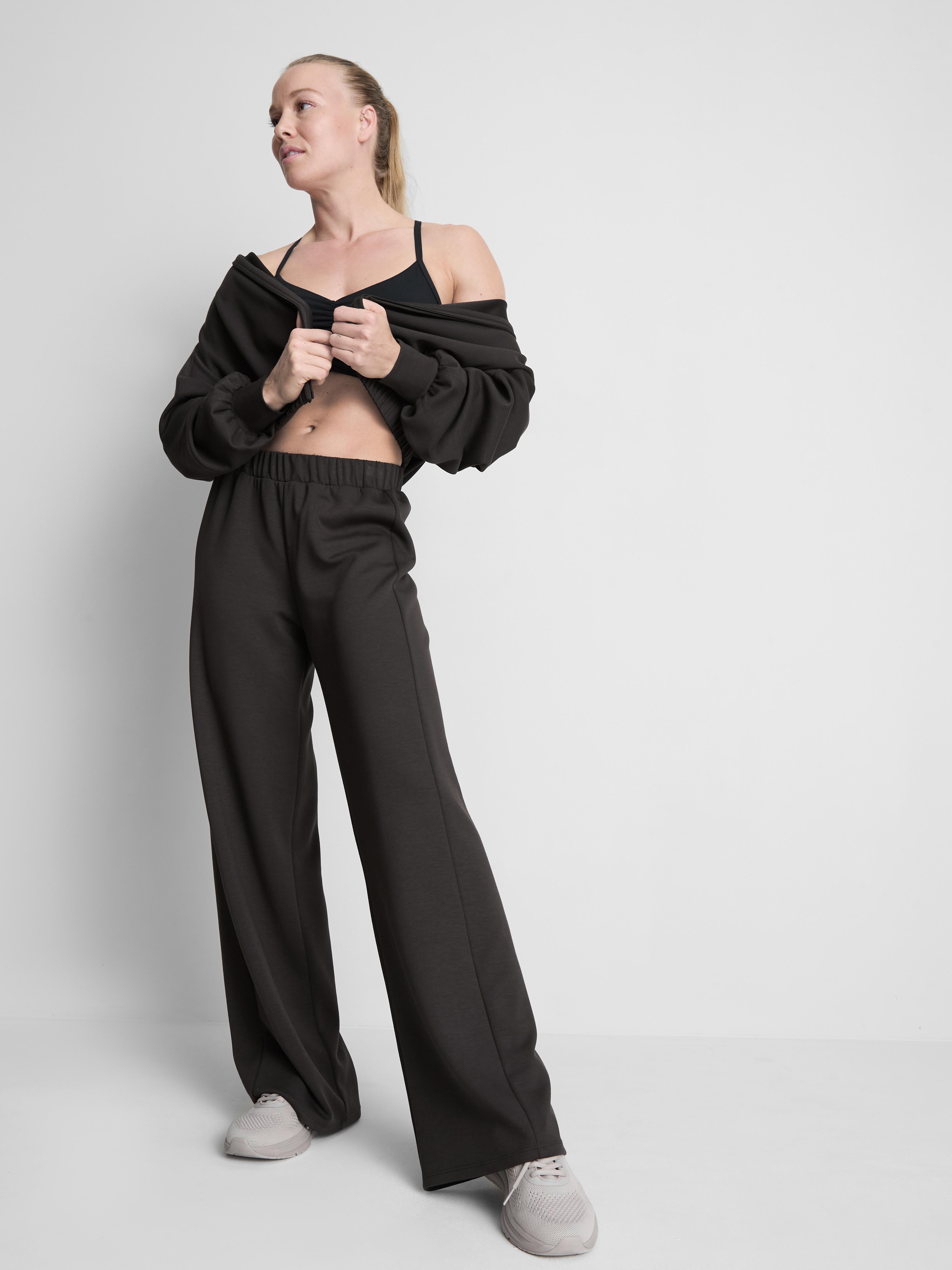 Women's Chocolate Active Wide-Leg Joggers