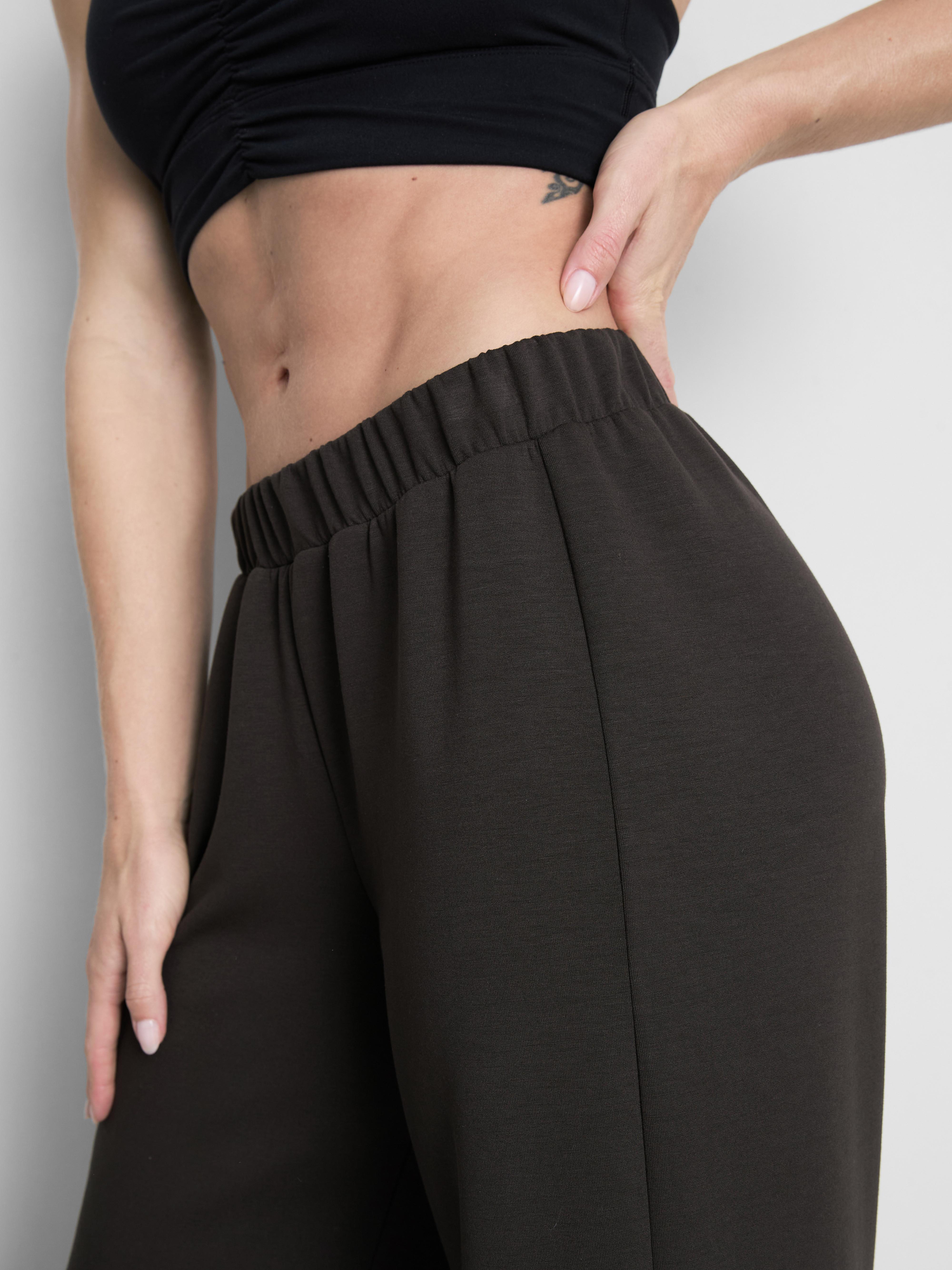 Women's Chocolate Active Wide-Leg Joggers