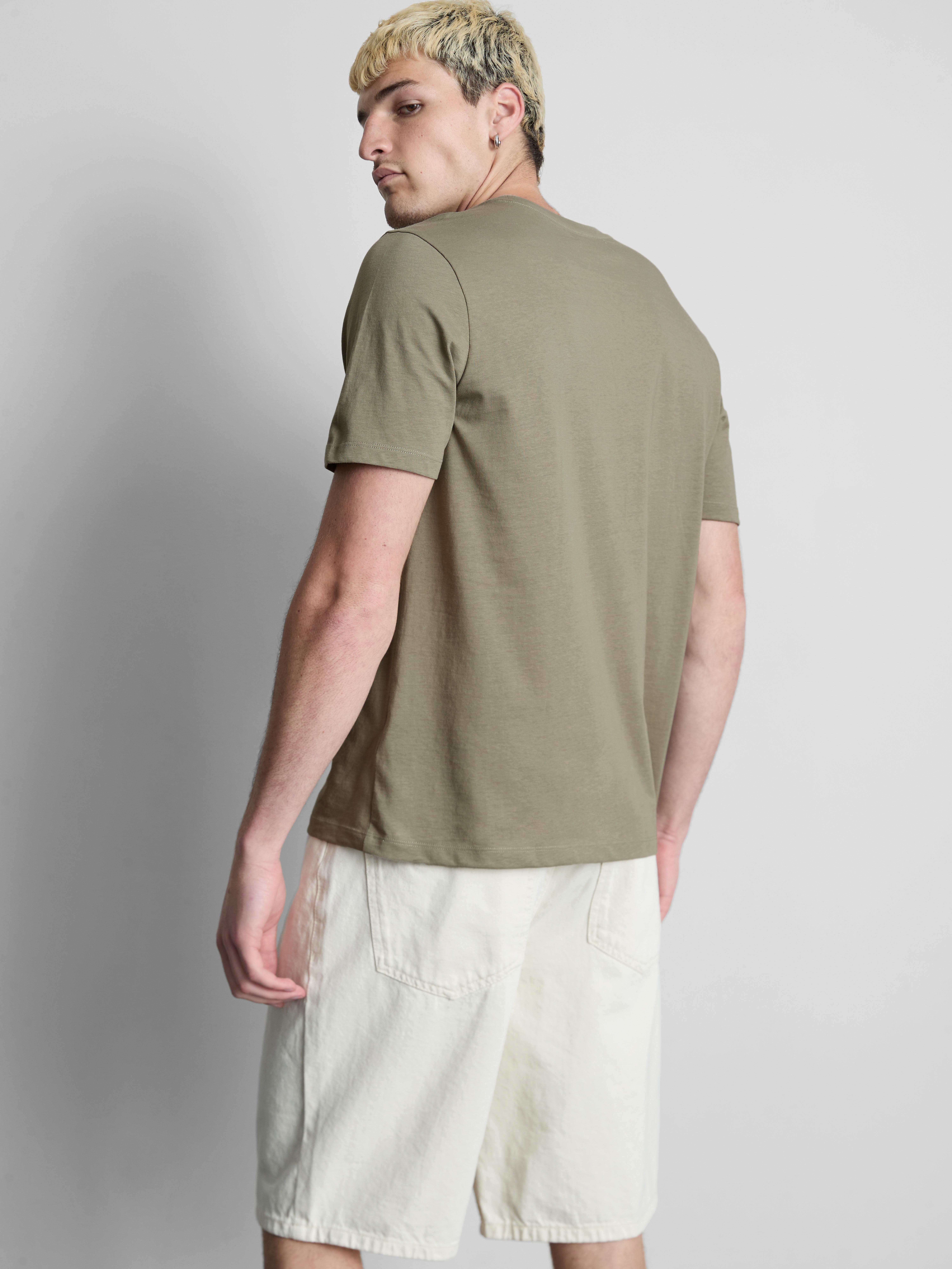 Camiseta con gráficos de palmeras