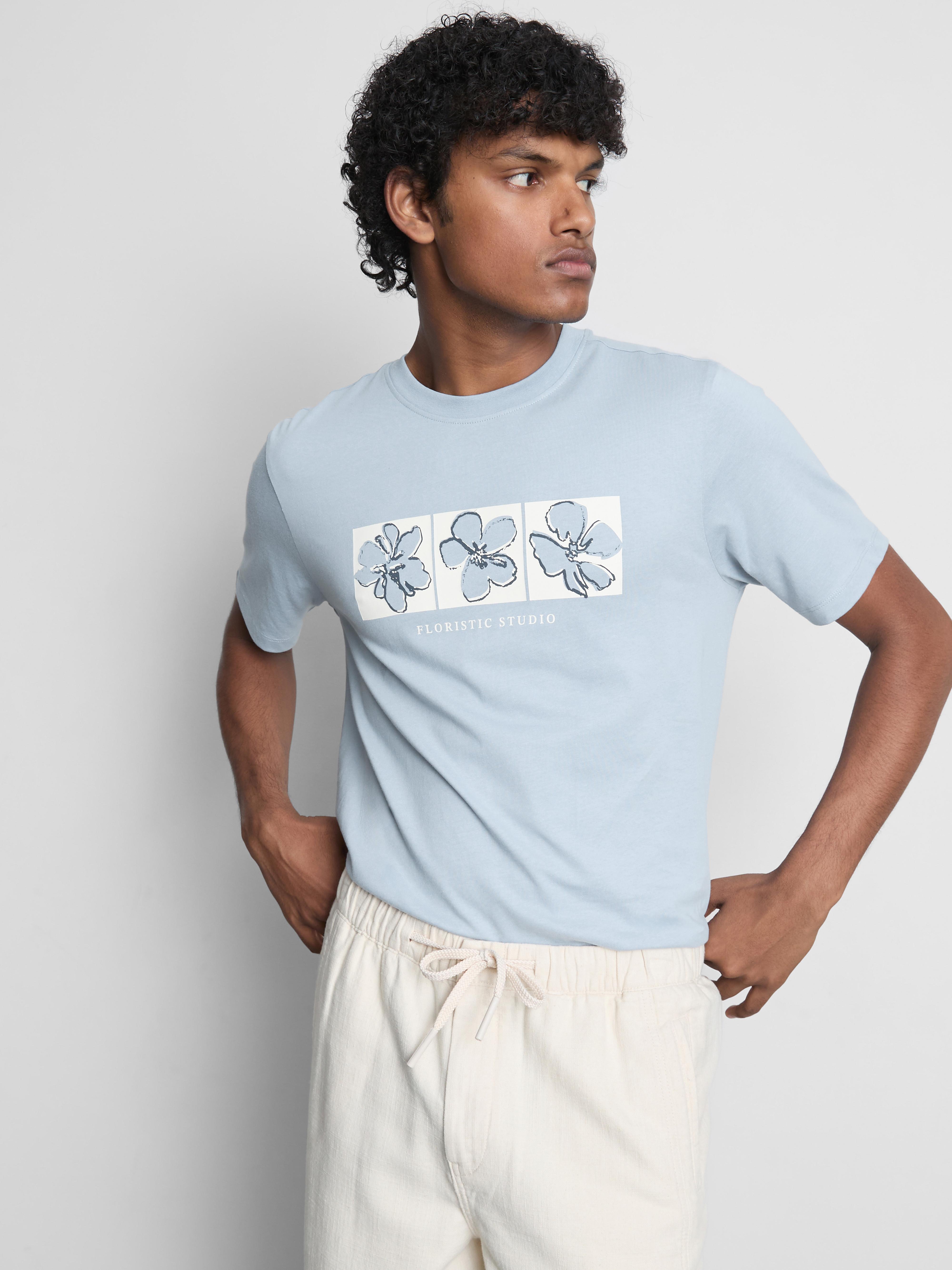 T-shirt gráfico padrão floral