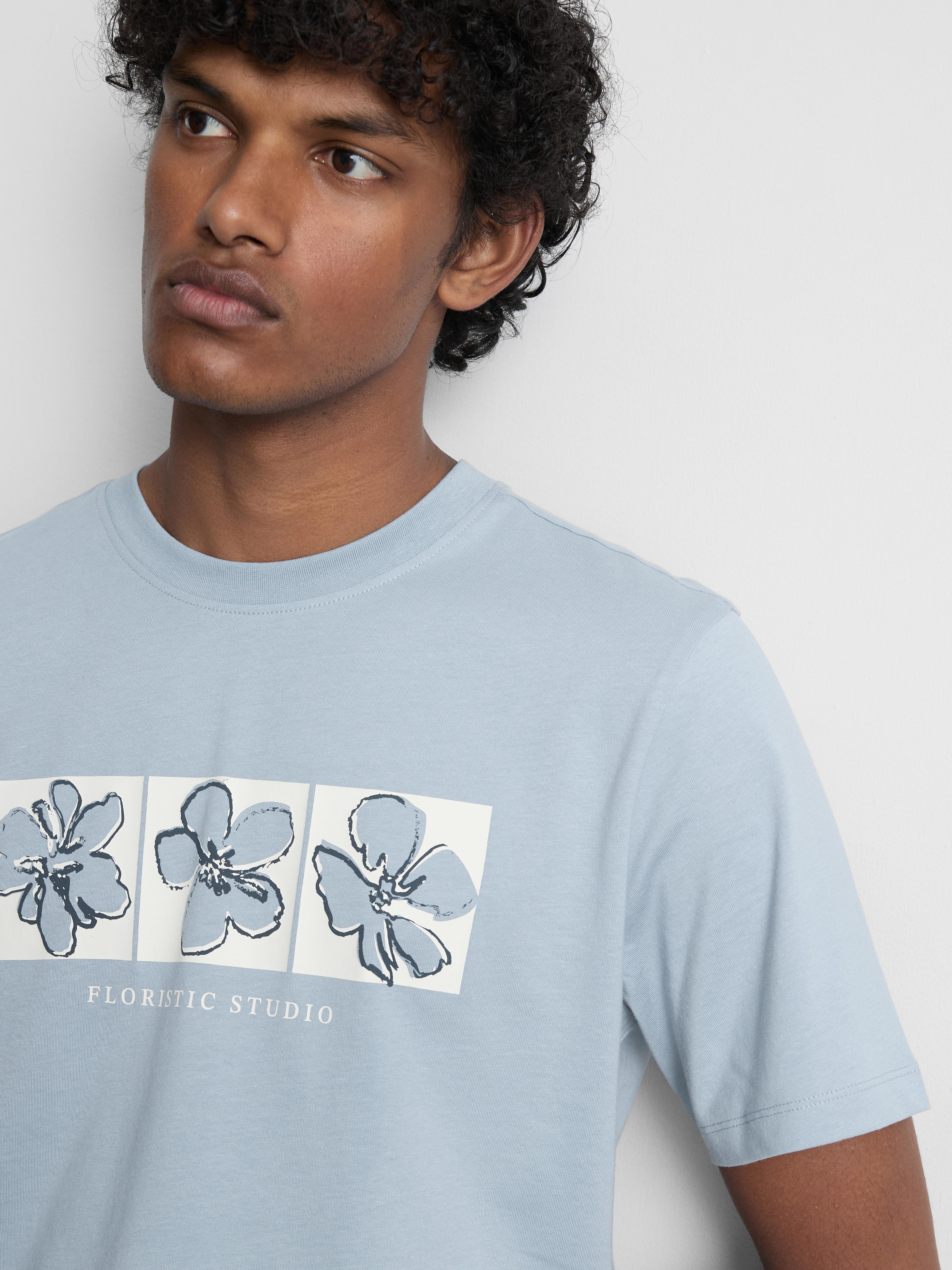 T-shirt gráfico padrão floral