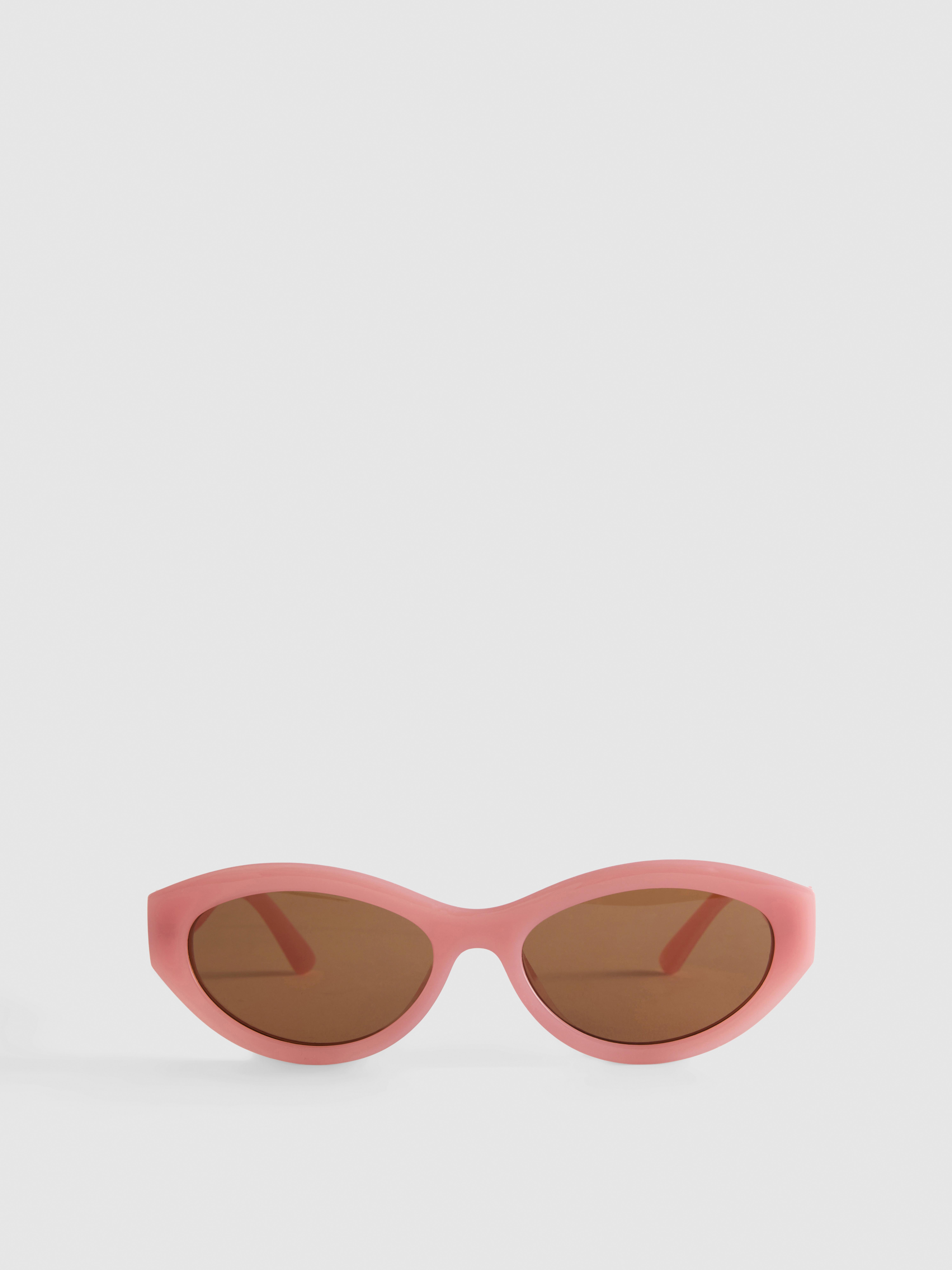 Gafas de sol con montura ovalada