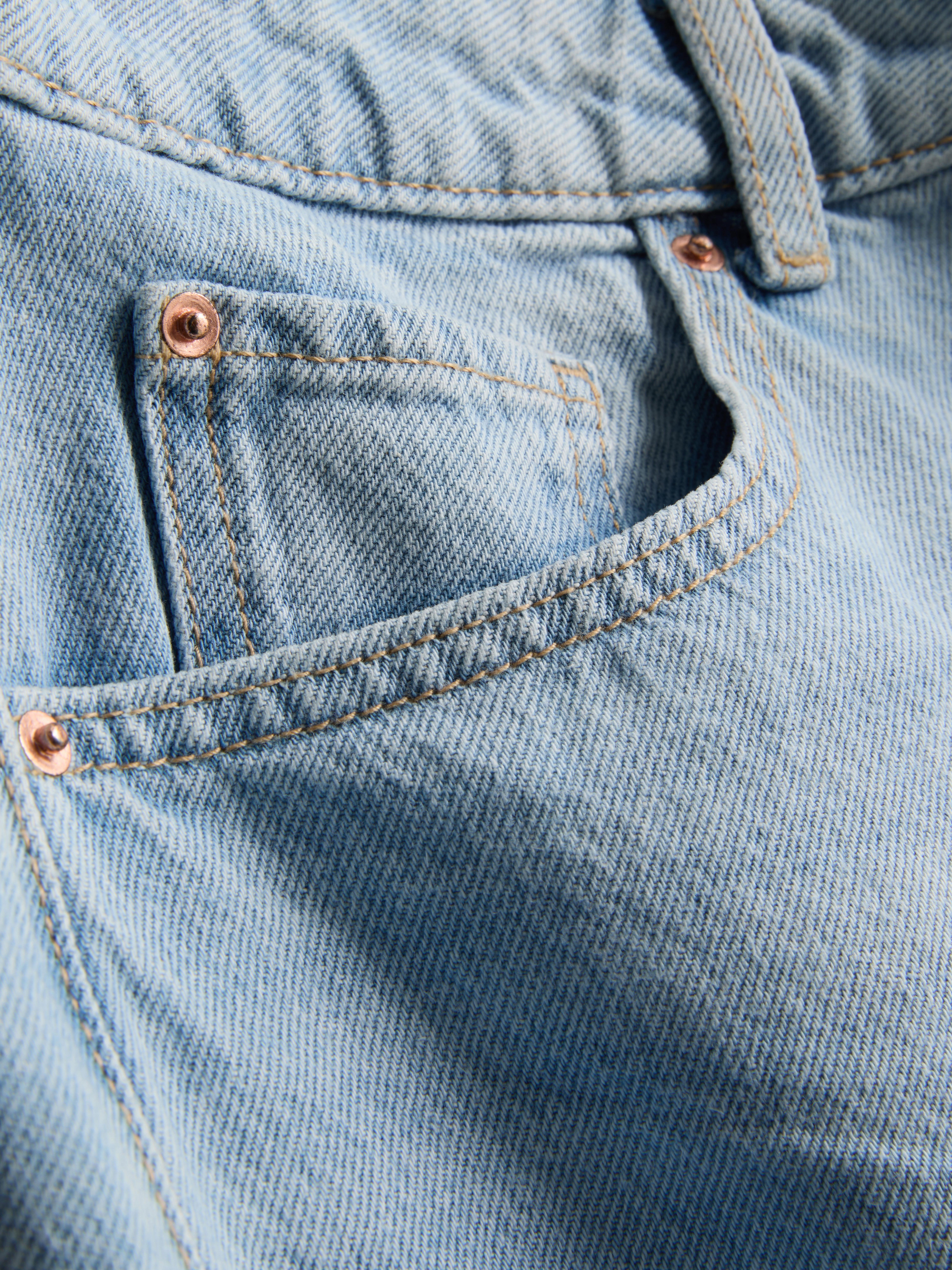 Mid-Rise Barrel Leg Jeans