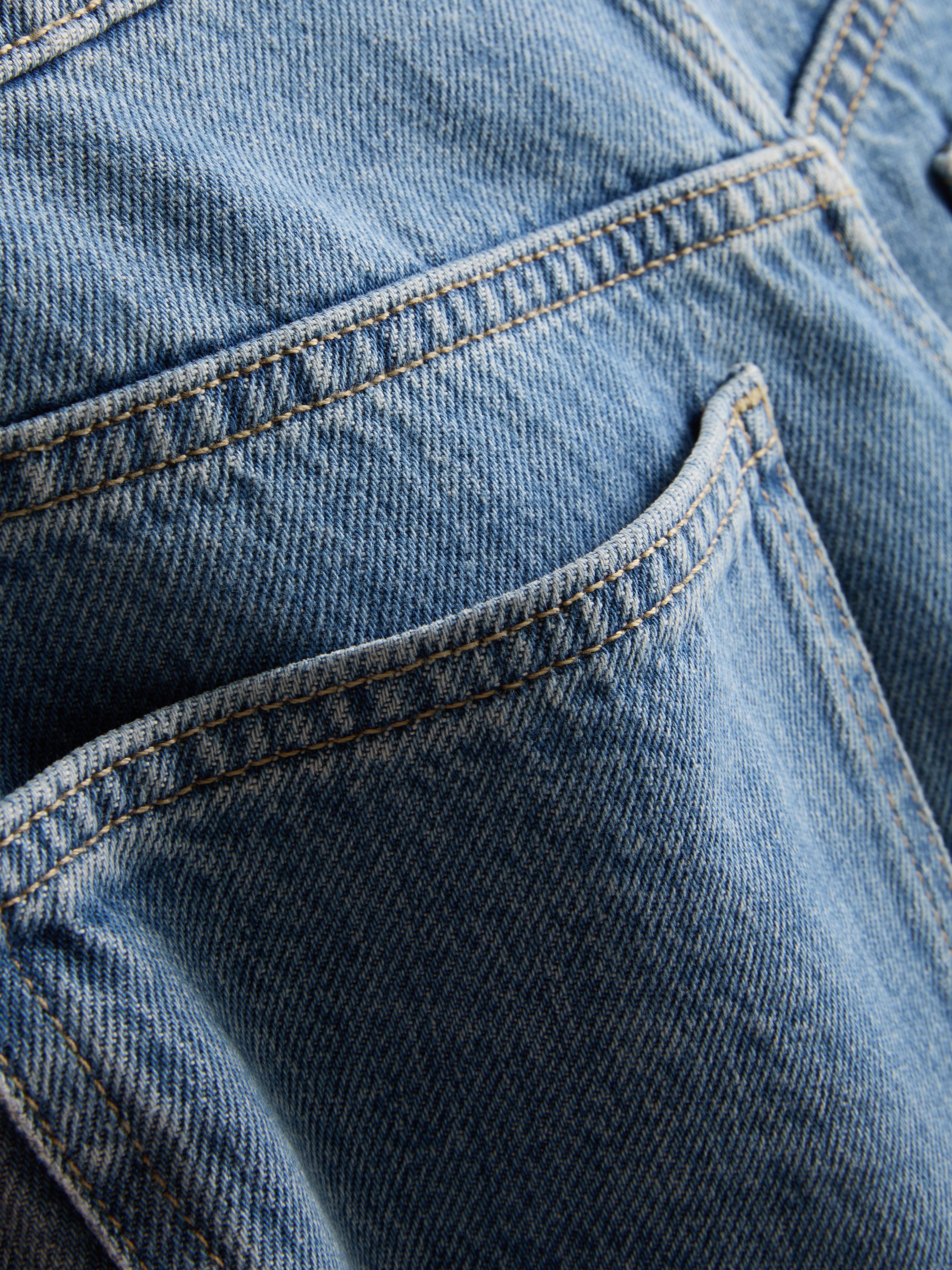 Mid-Rise Barrel Leg Jeans