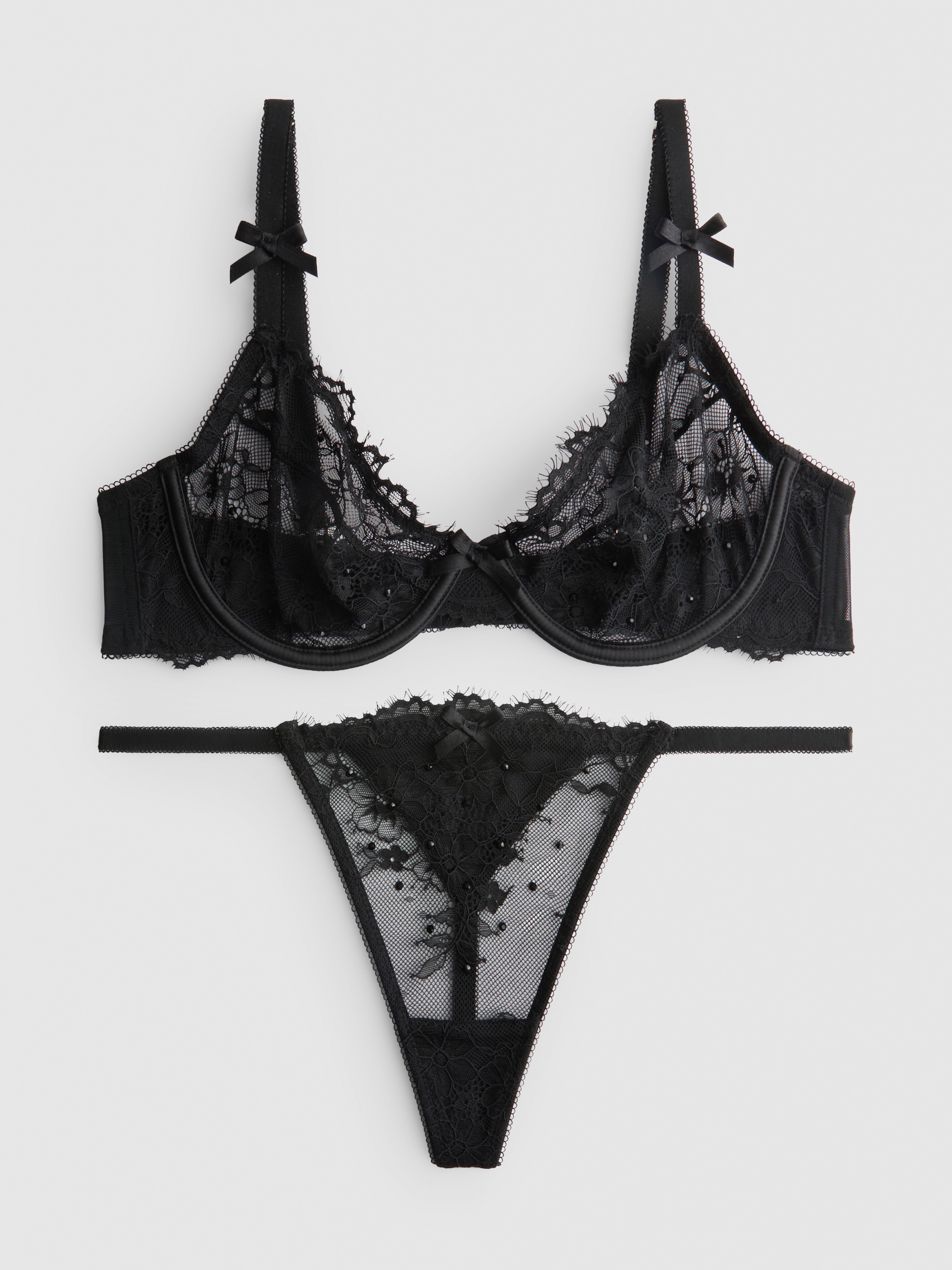 Ensemble de lingerie à armature en dentelle à strass