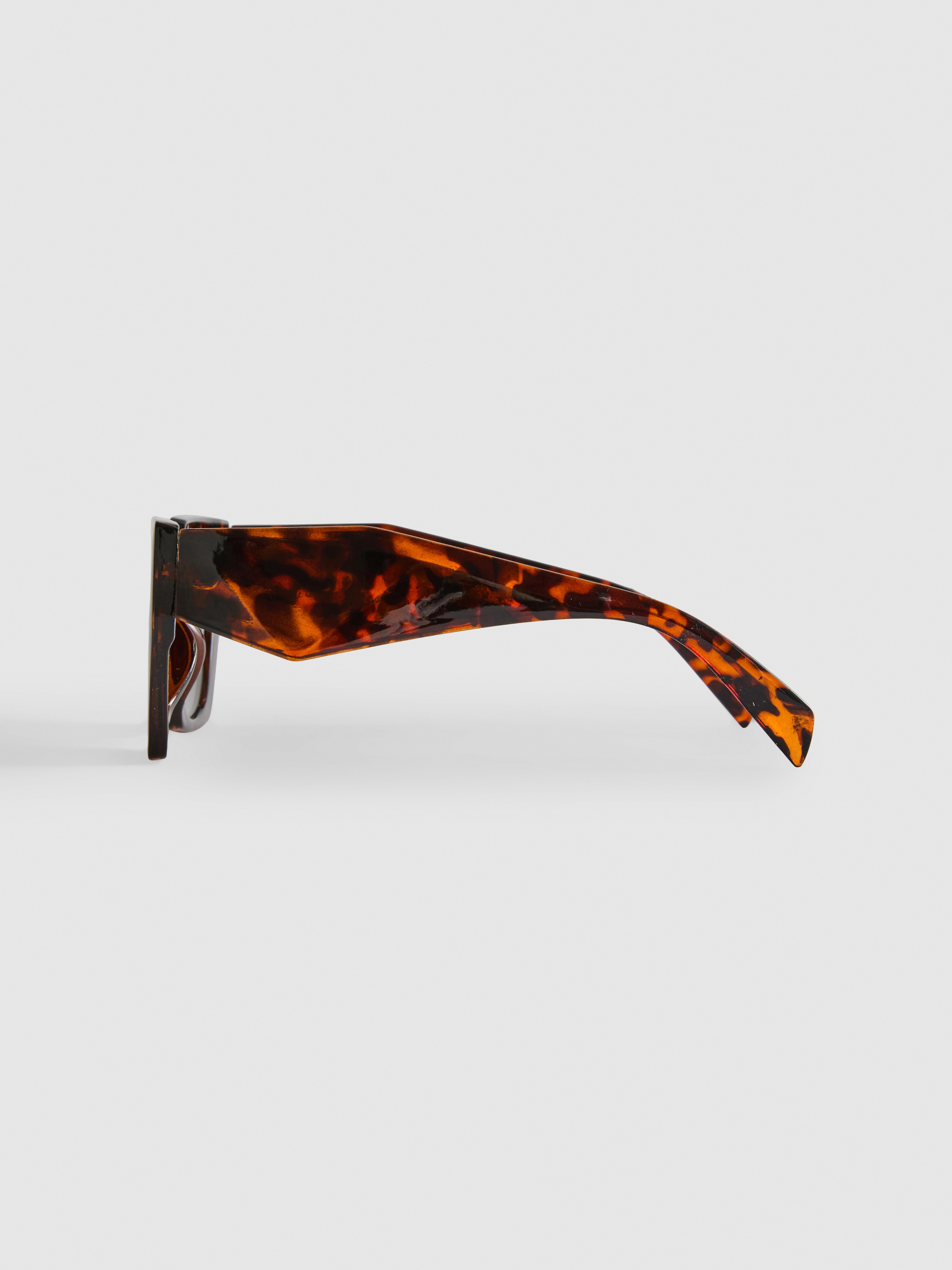 Gafas de sol cuadradas angulares