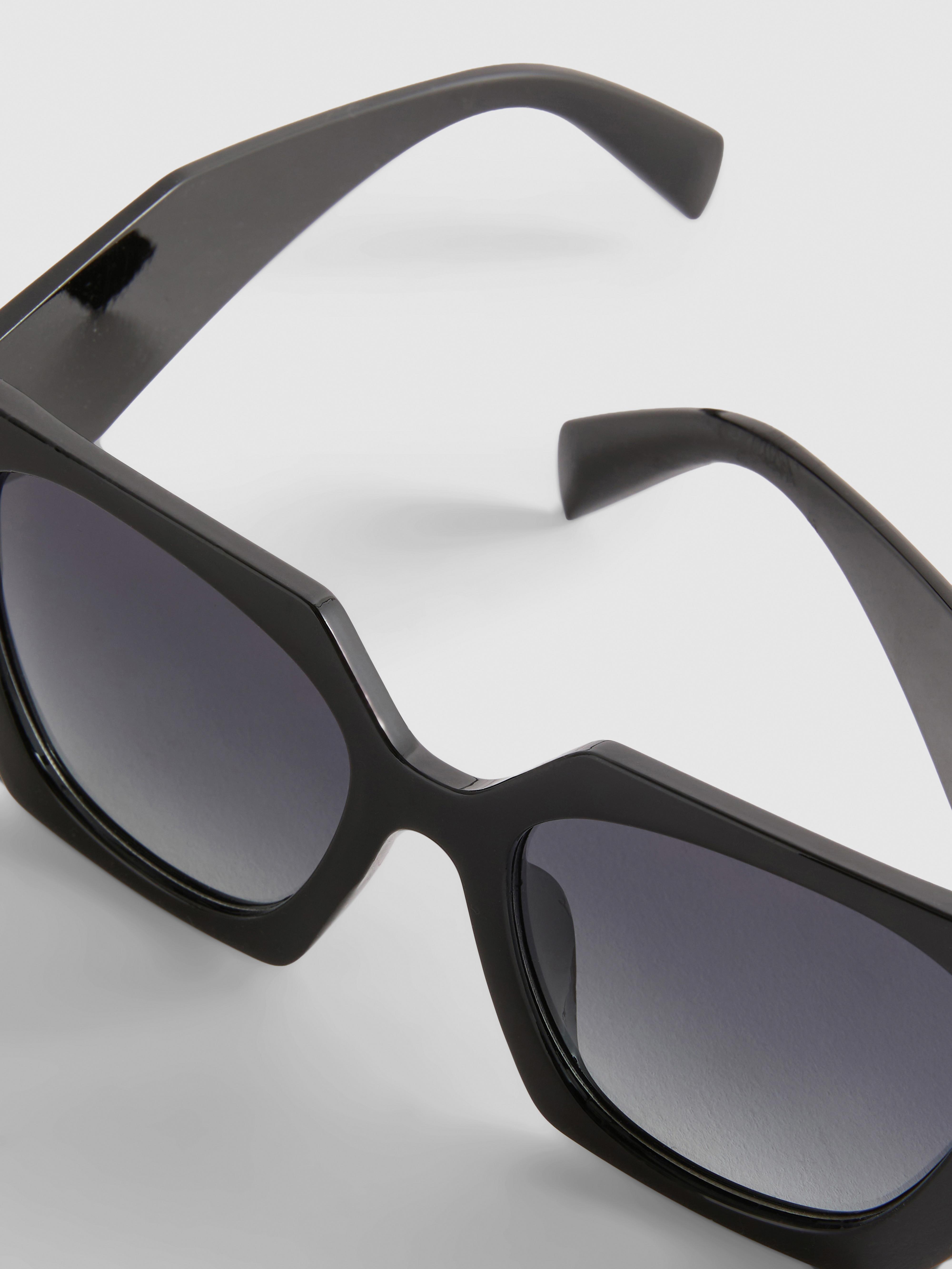 Lunettes de soleil carrées angulaires