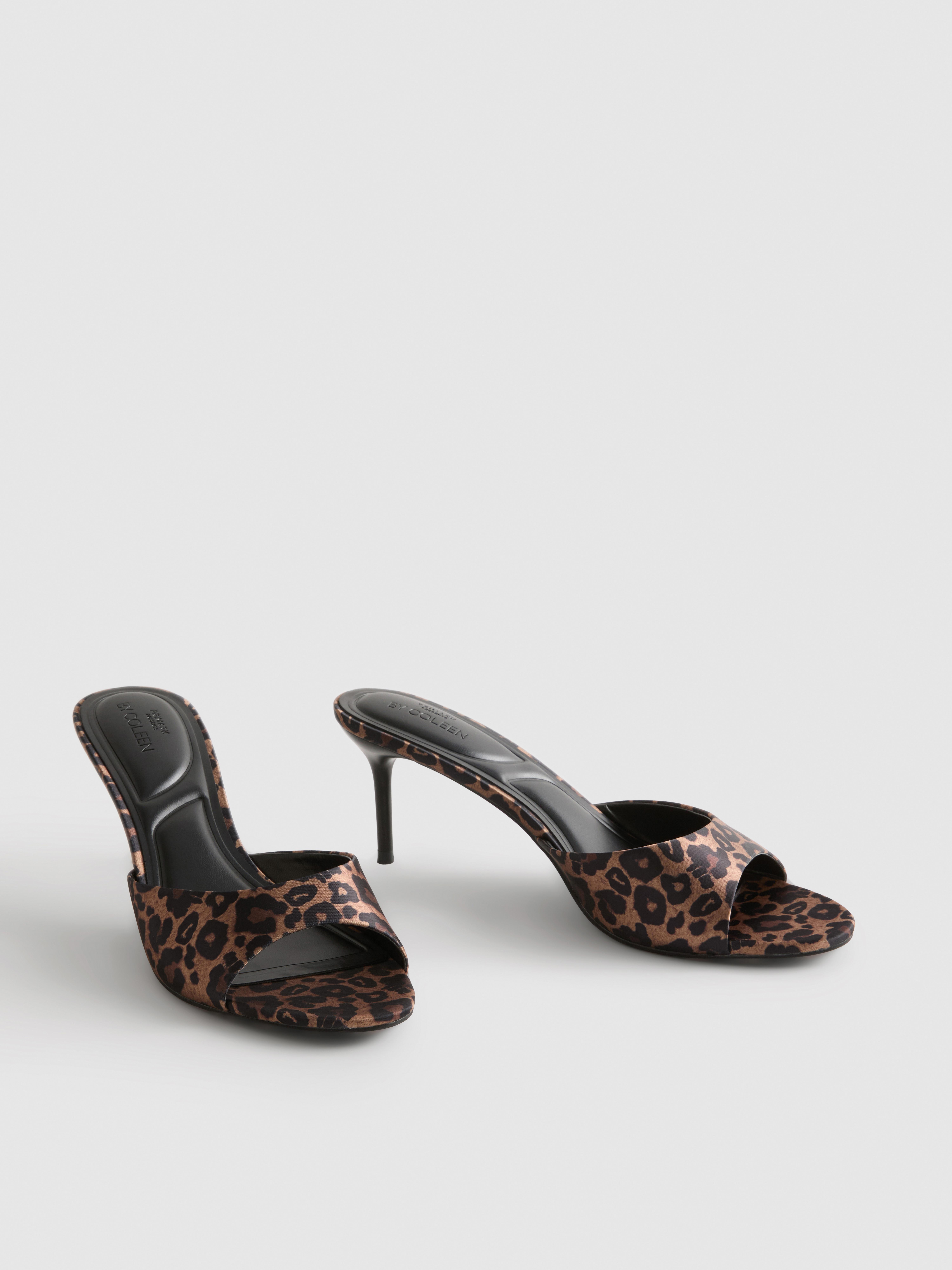 Zapatos de tacón «peep-toe» destalonados By Coleen