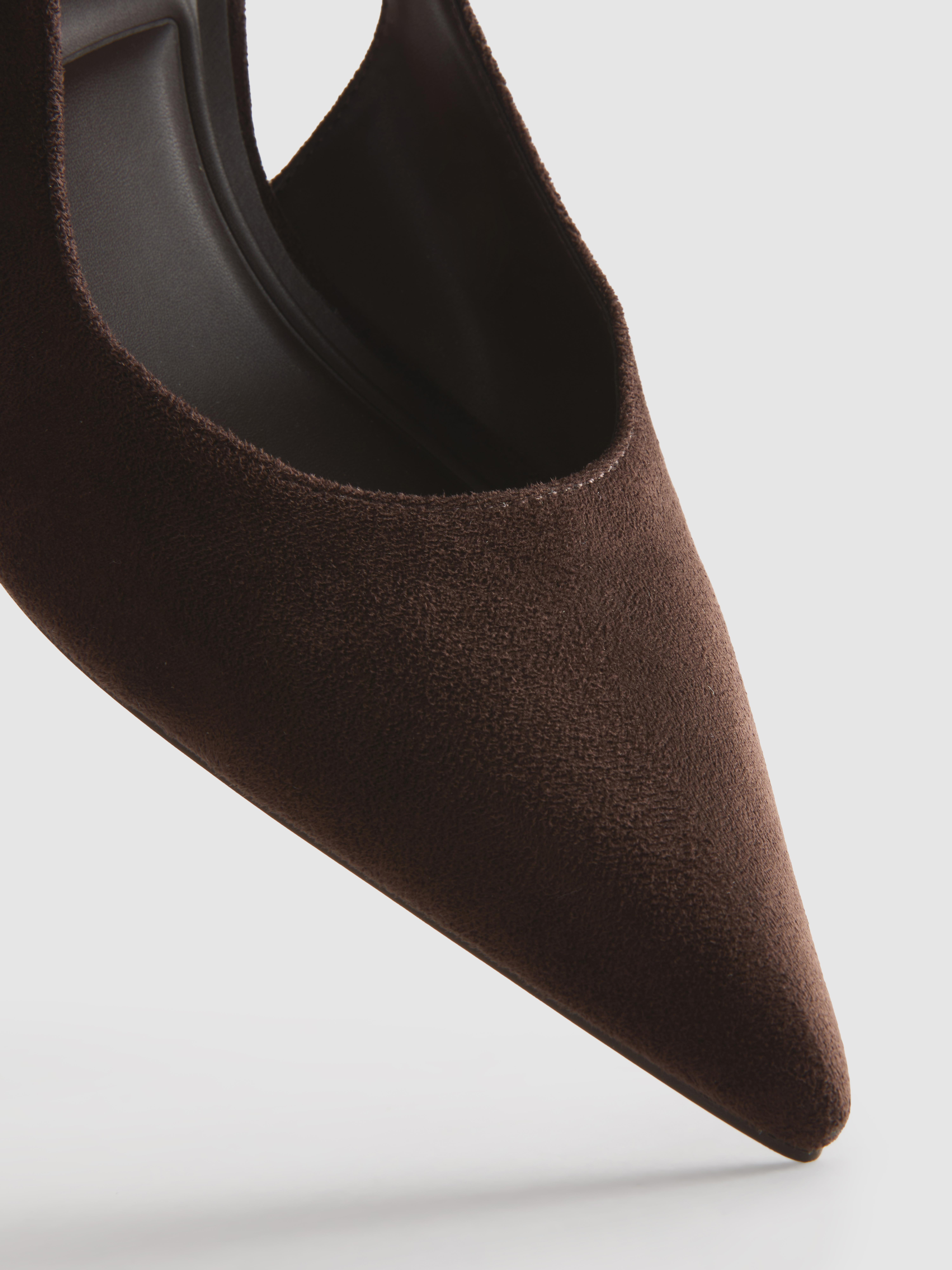 By Coleen Slingback Court Heels