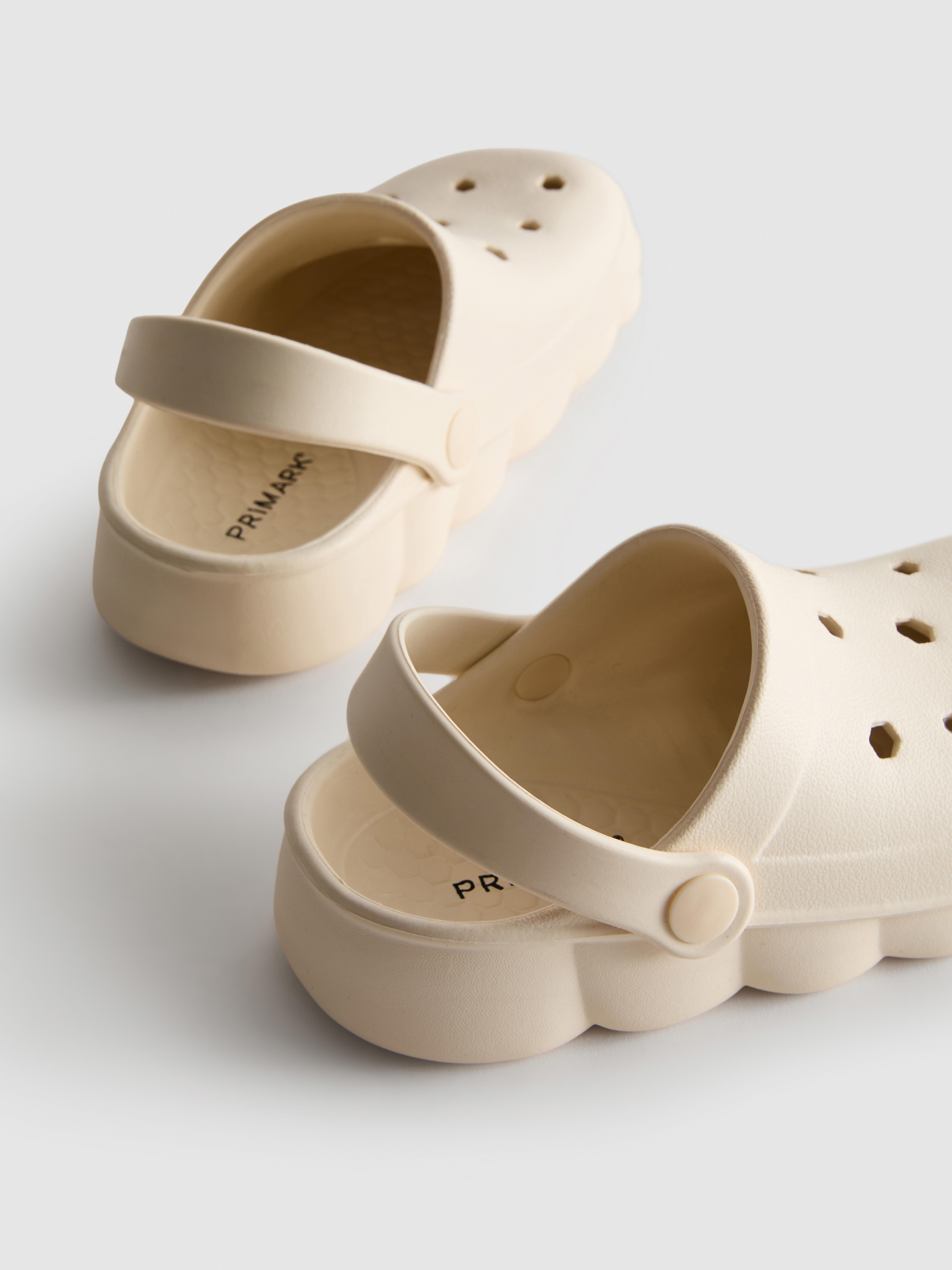 Cokle za plažo s paščkom zadaj