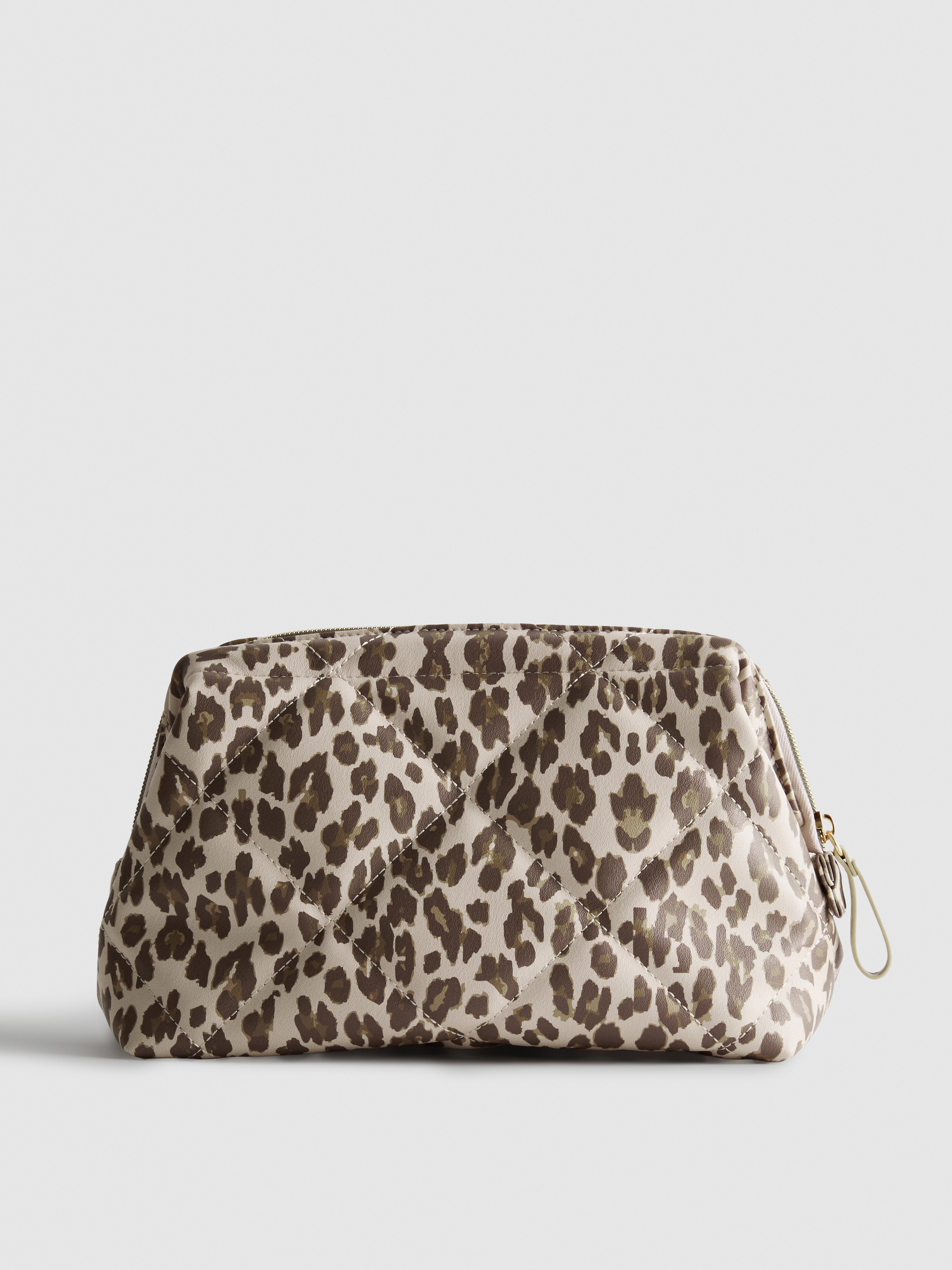 Neceser de piel sintética con estampado de leopardo