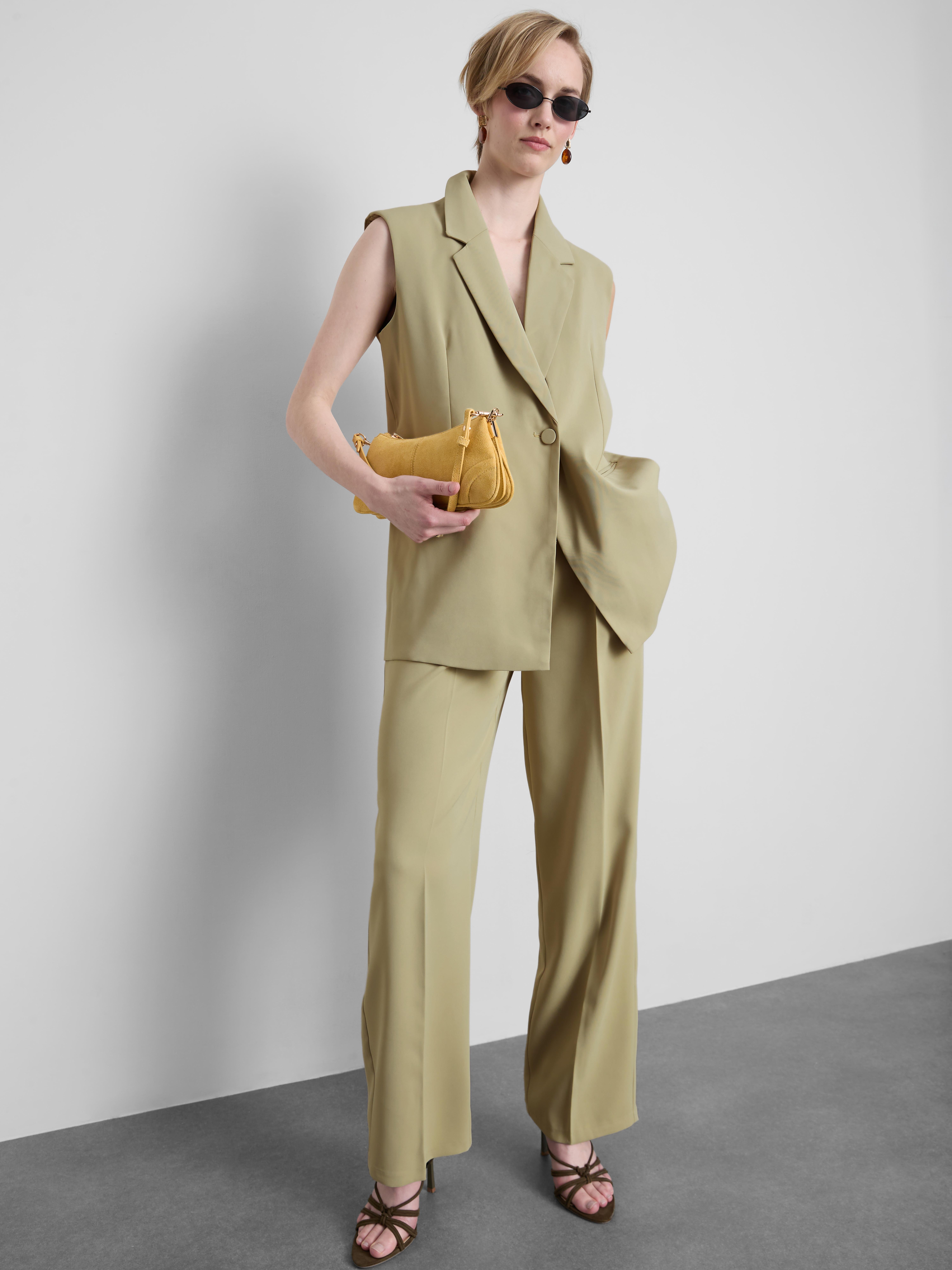 Mid-Rise Straight Leg Pleated Trousers