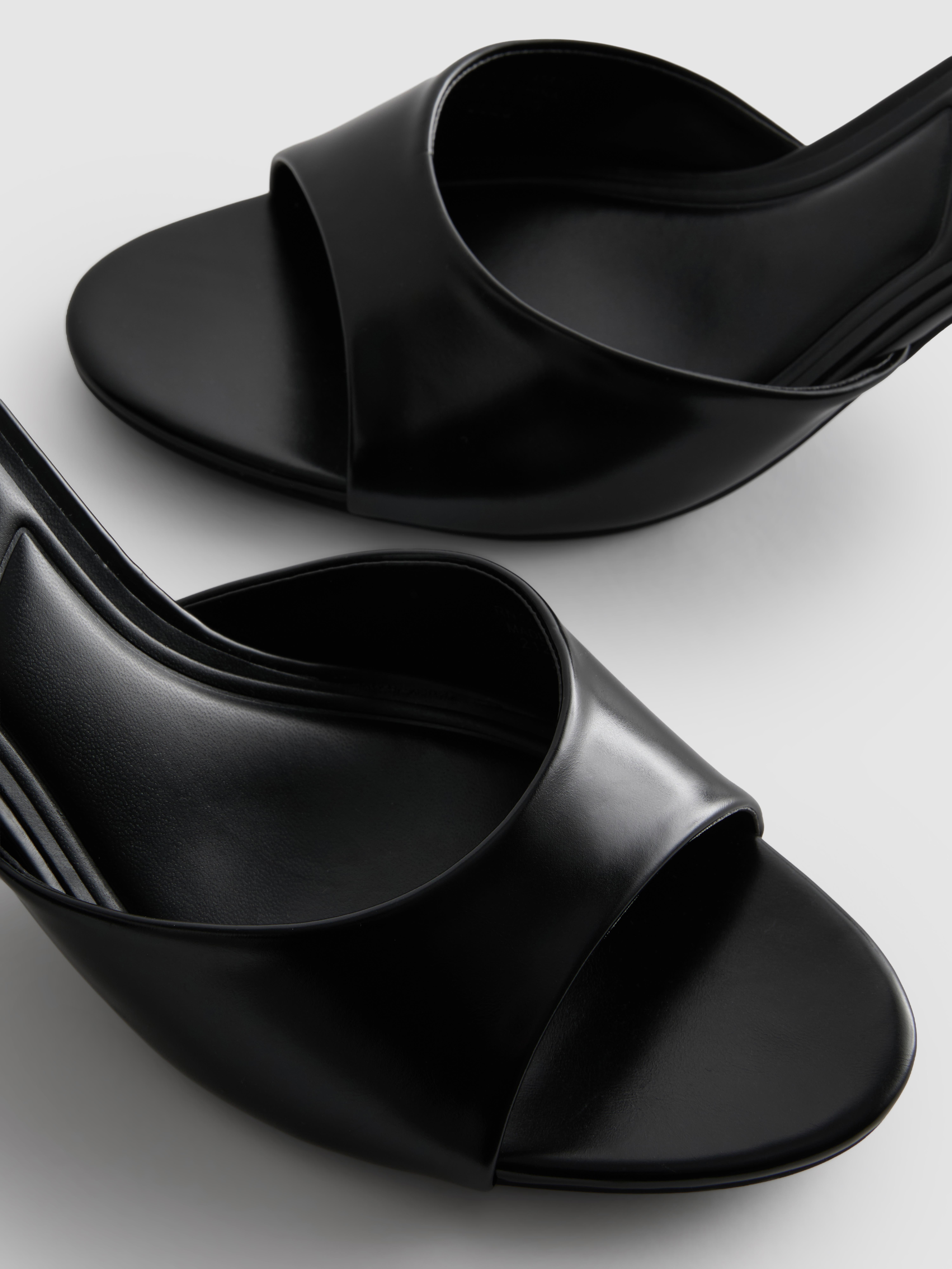 Pumps met open teen By Coleen