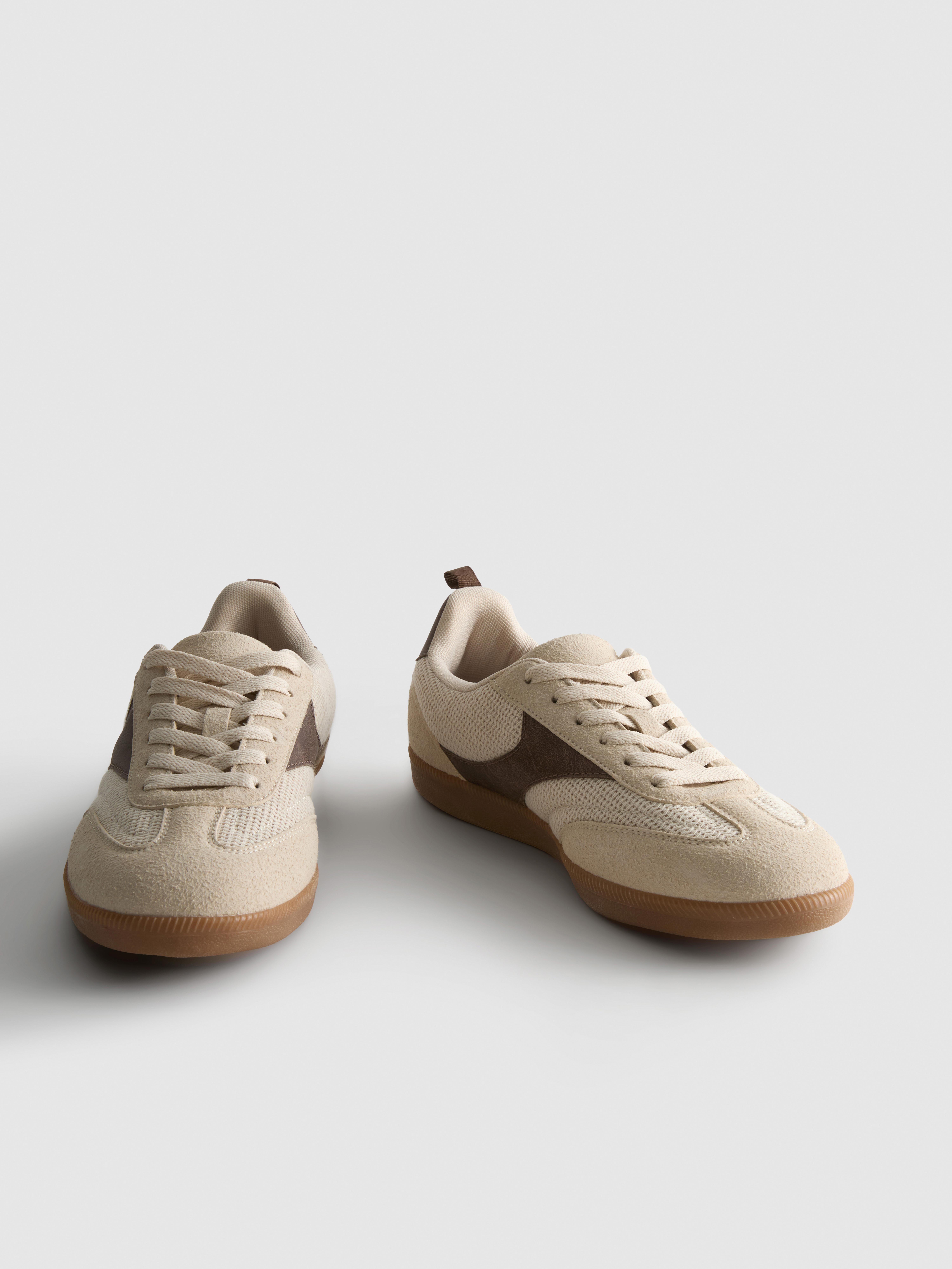 Low-Top-Sneaker mit Gummisohle