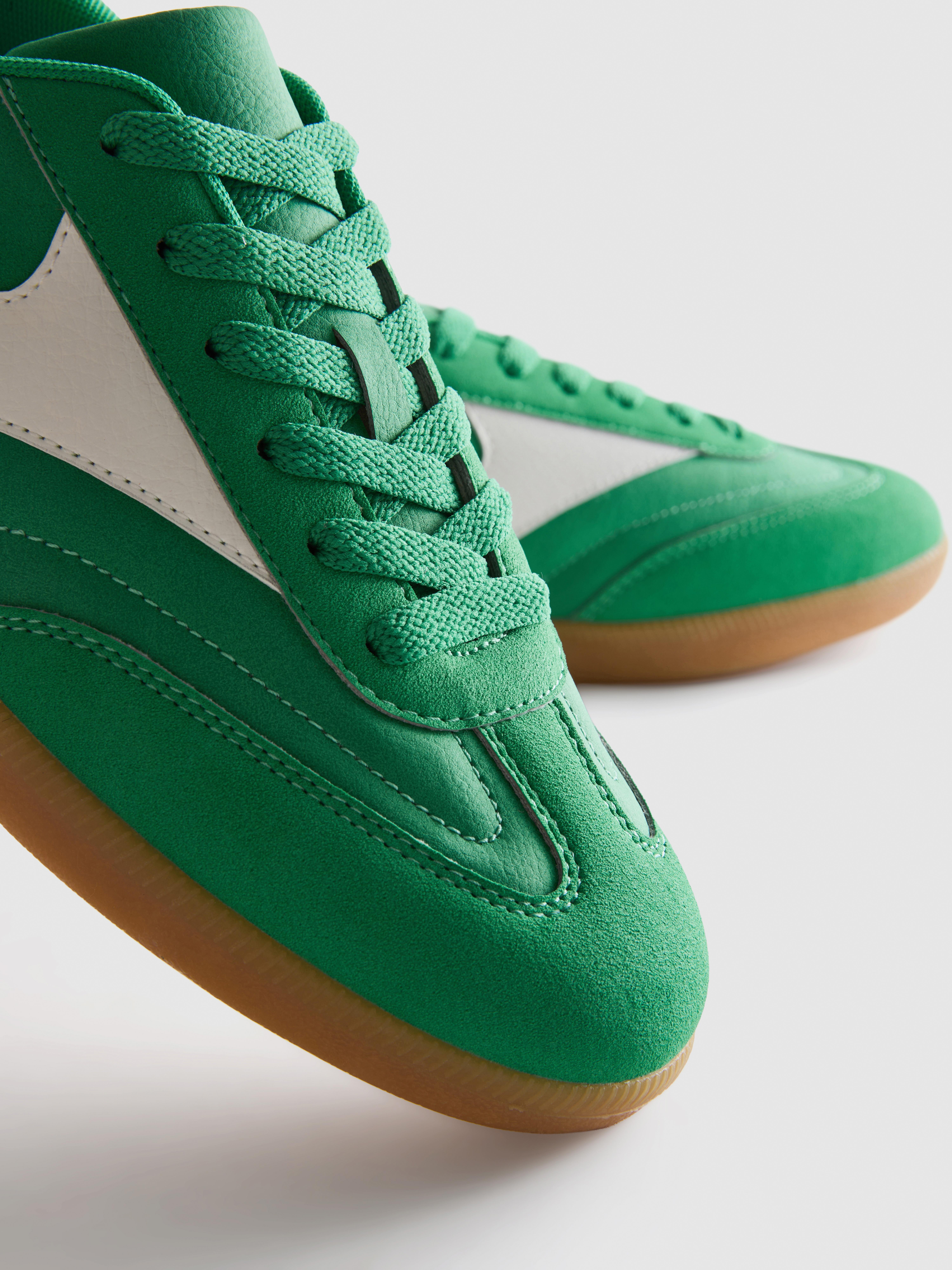 Retro Gum Sole Low Top Trainers