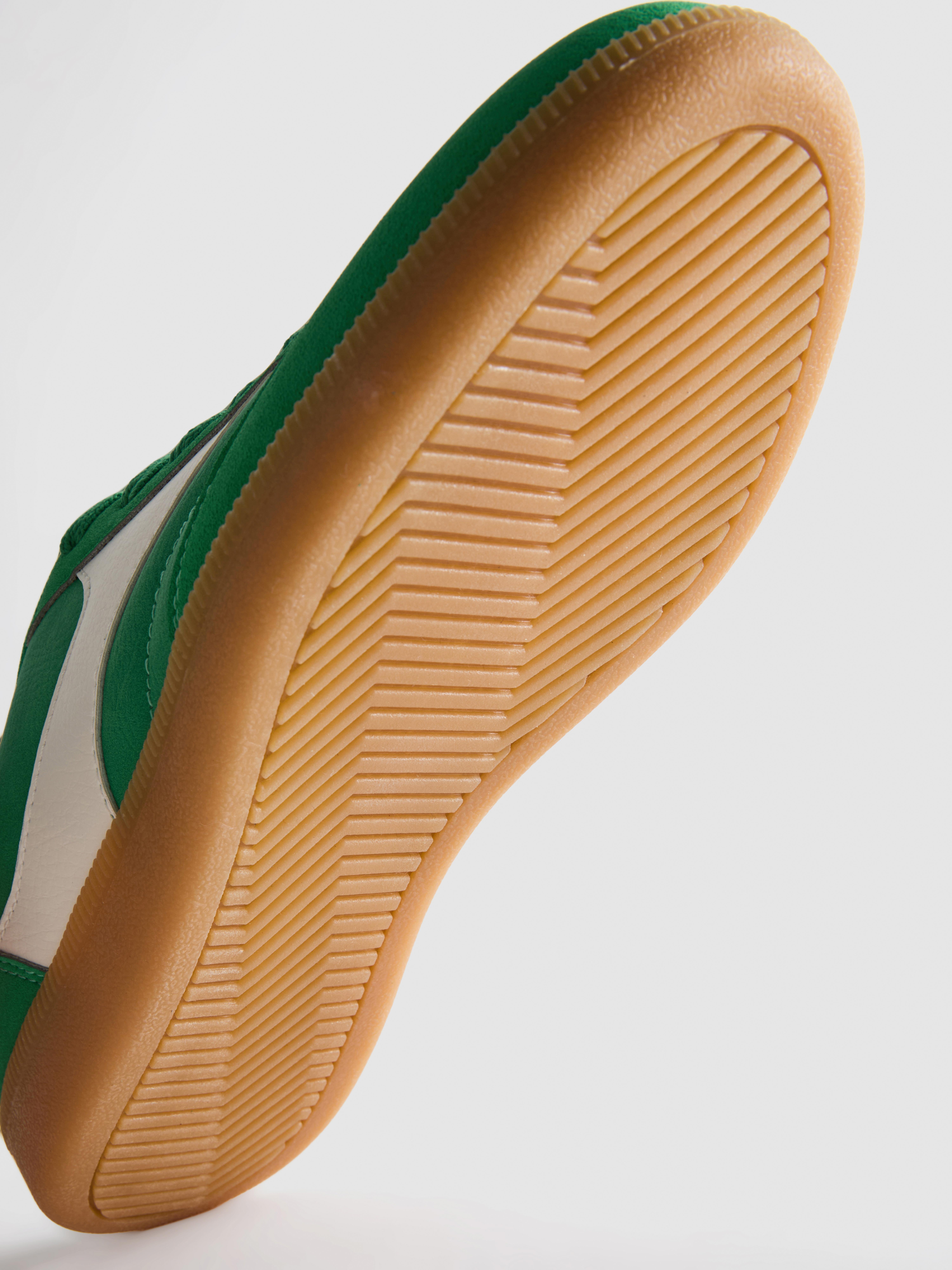 Retro Gum Sole Low Top Trainers