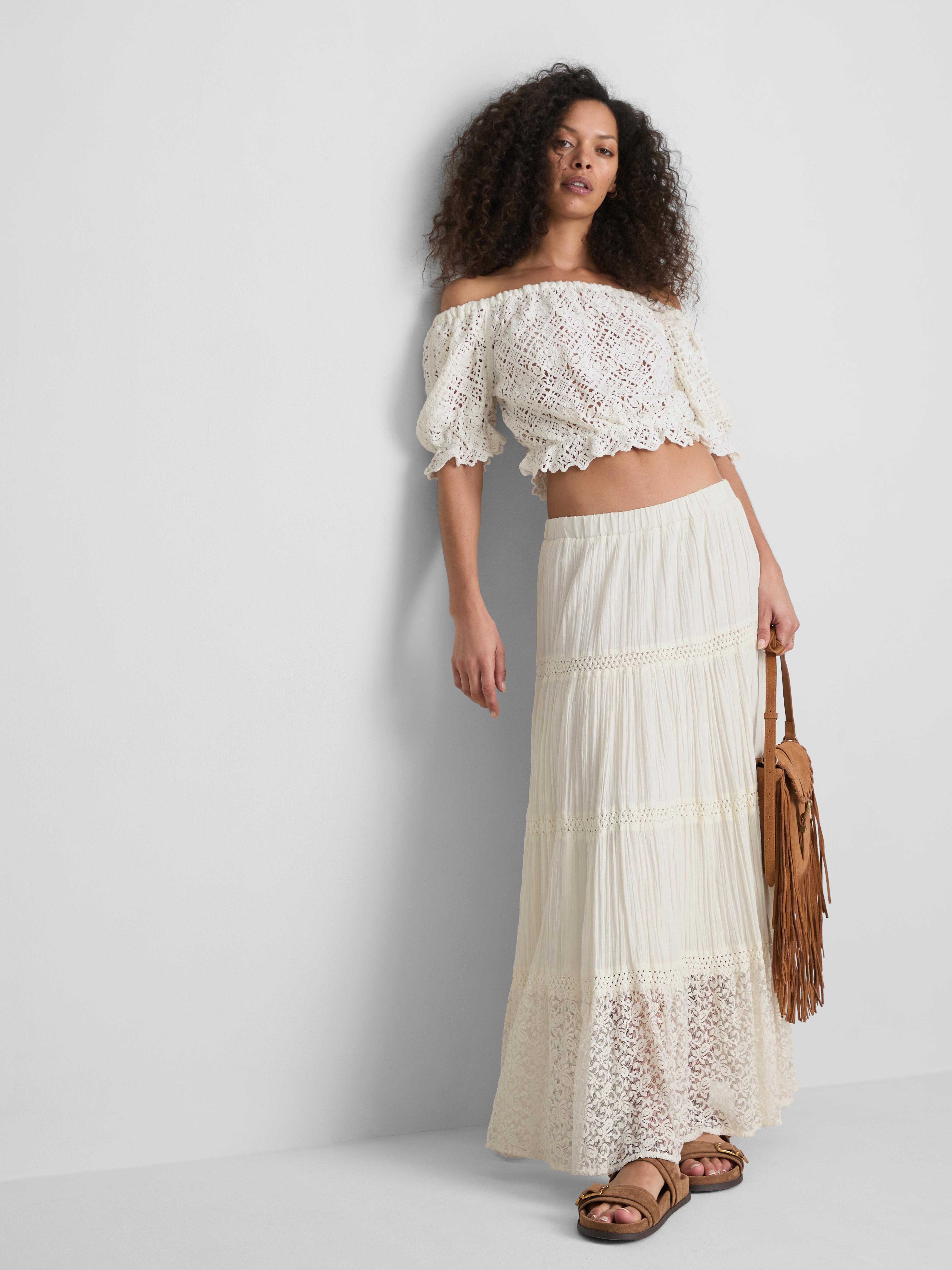 Paula Echevarría Crochet Bardot Top