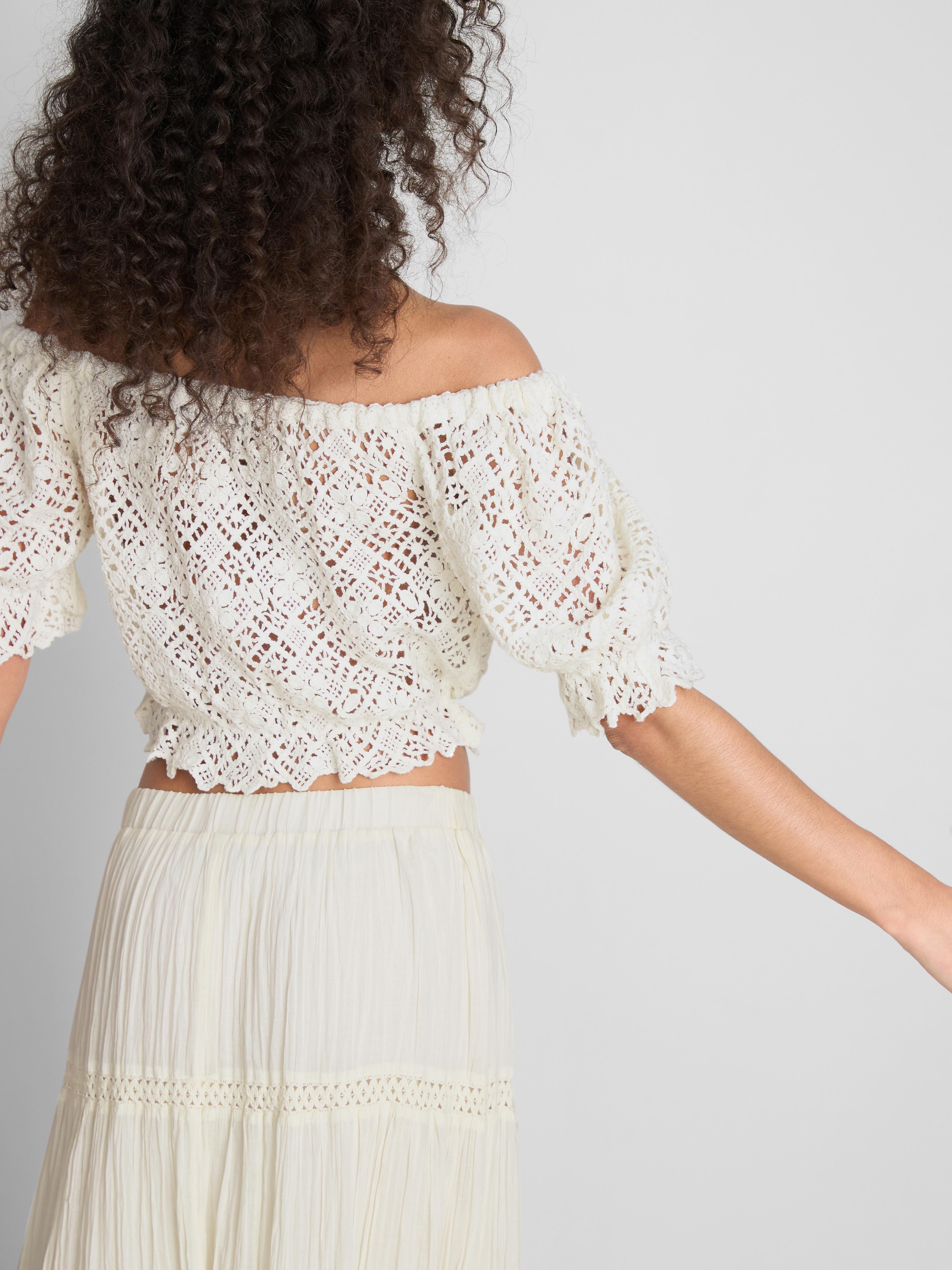 Paula Echevarría Crochet Bardot Top