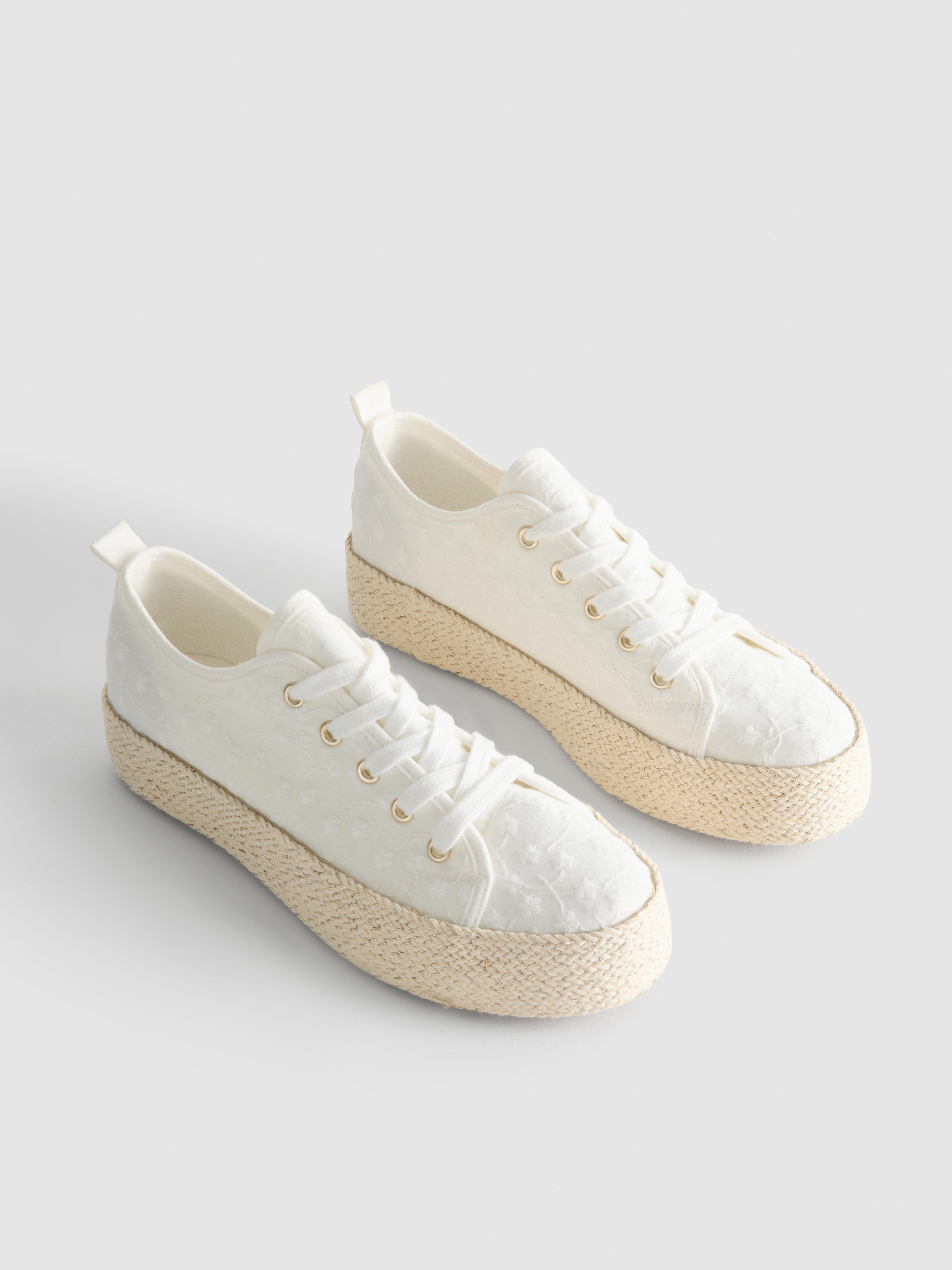 Canvas-Sneaker mit Jute-Flatform