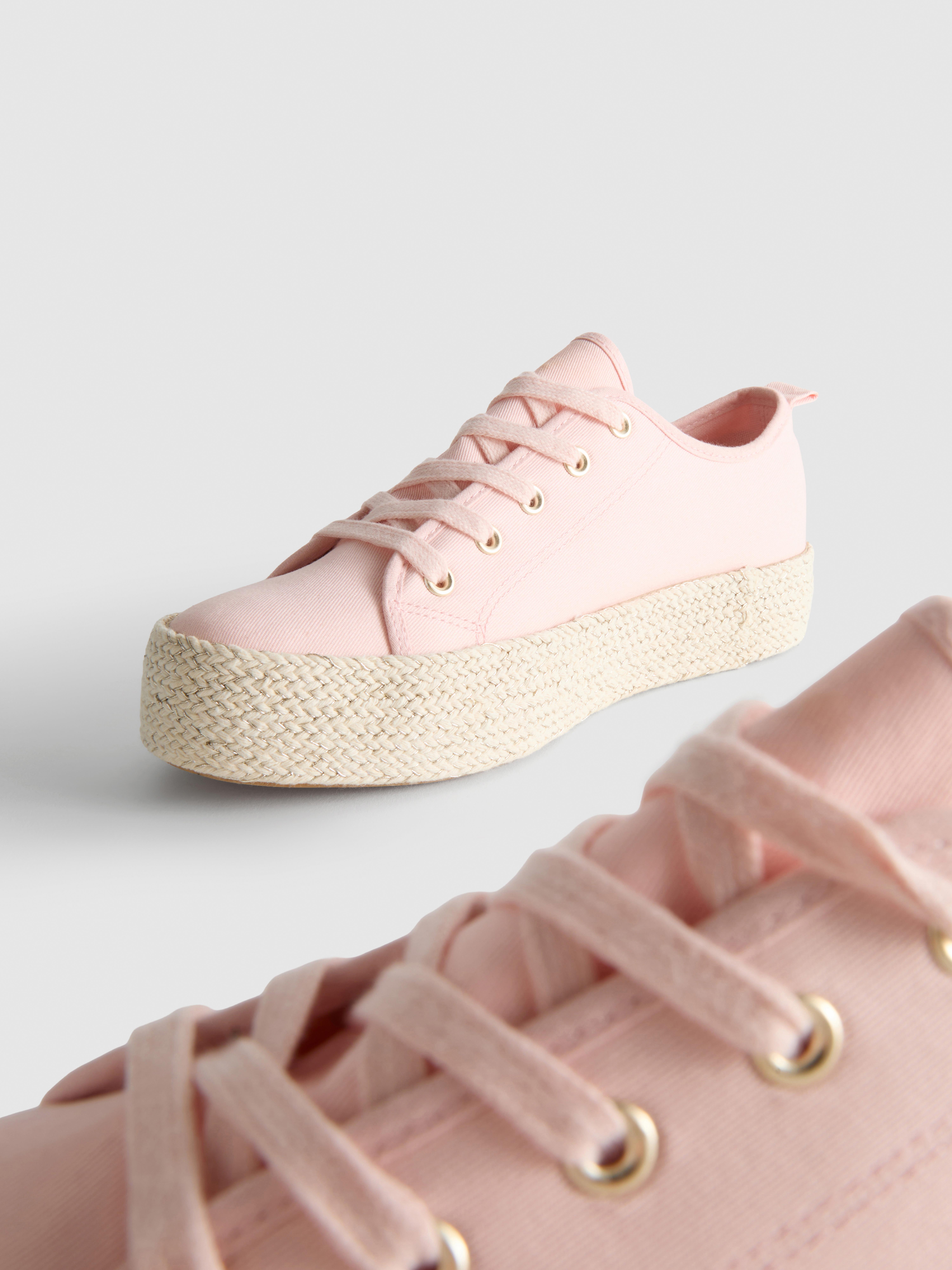 Canvas-Sneaker mit Jute-Flatform