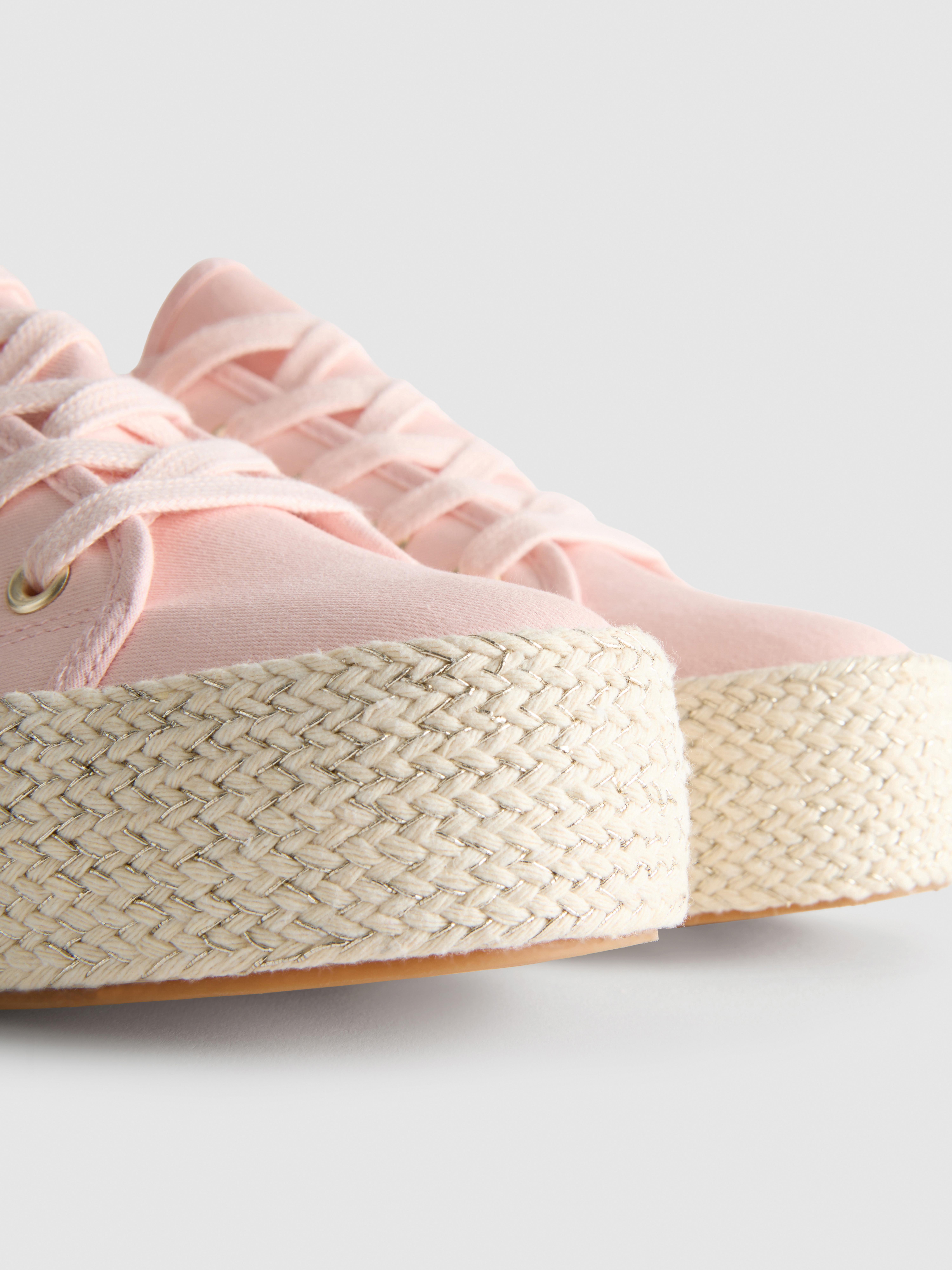 Canvas-Sneaker mit Jute-Flatform