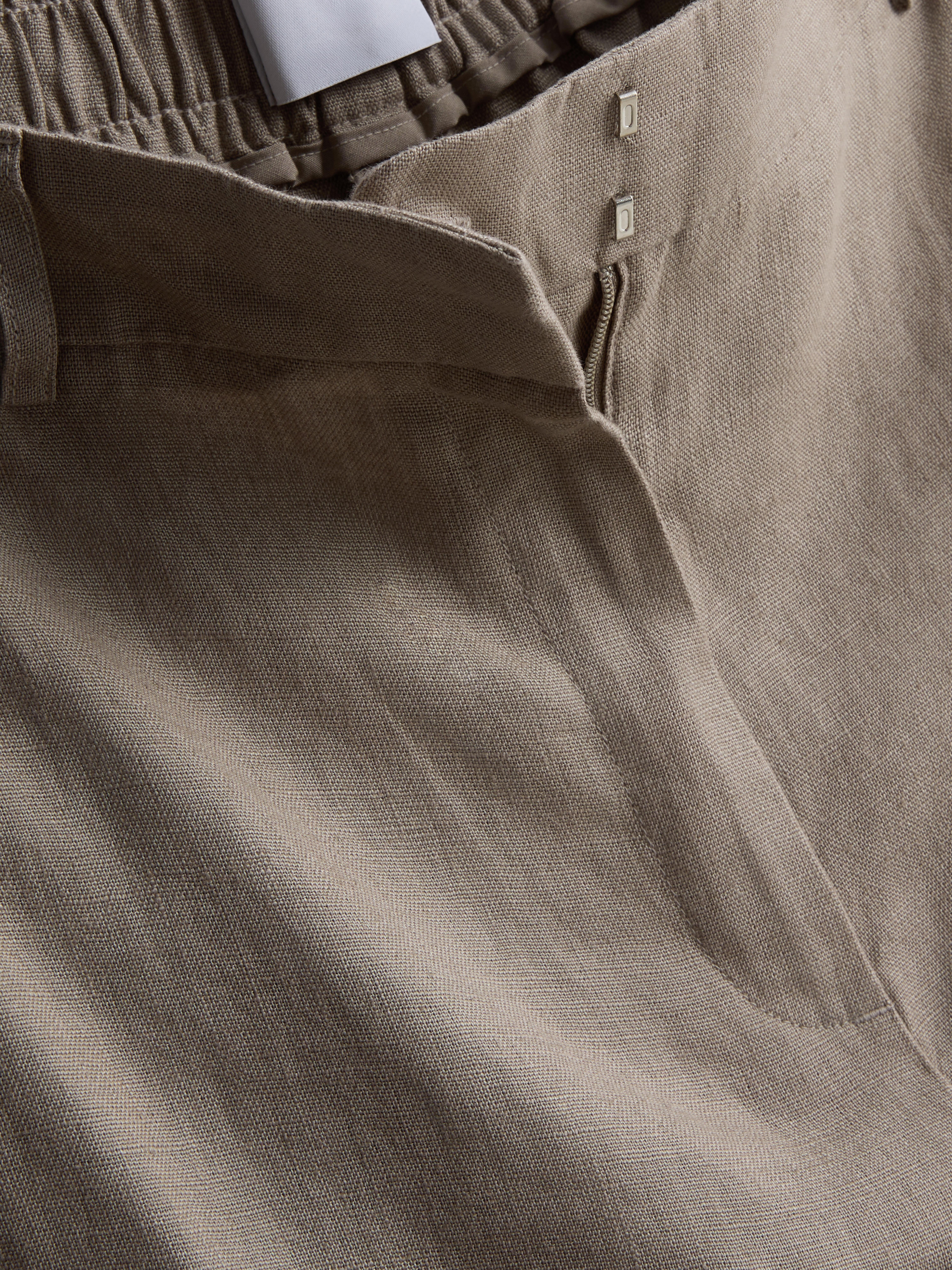 Pantalones cortos clásicos de lino de The Edit