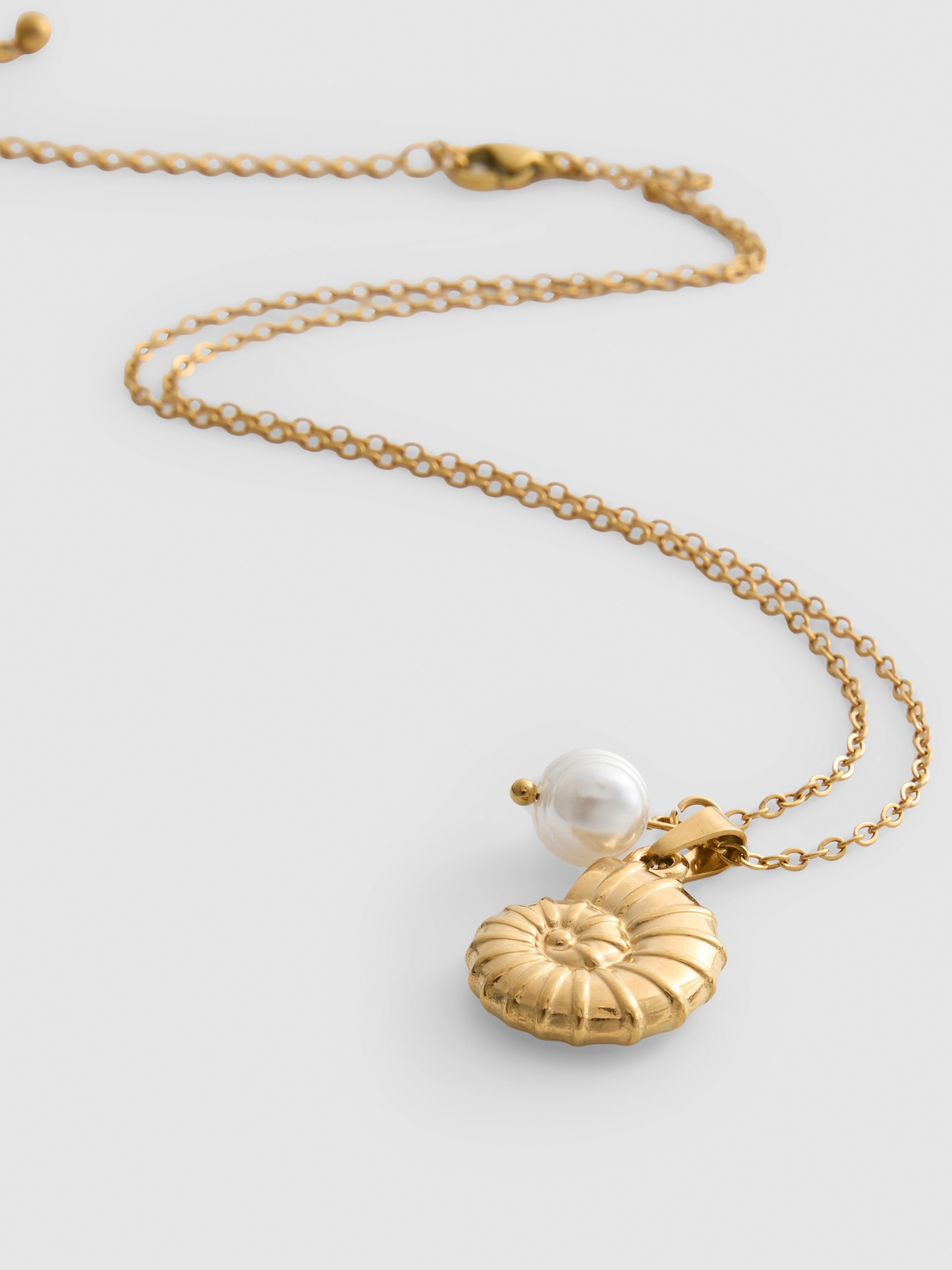 Women's Waterproof Shell Charm Necklace - Yellow | Primark