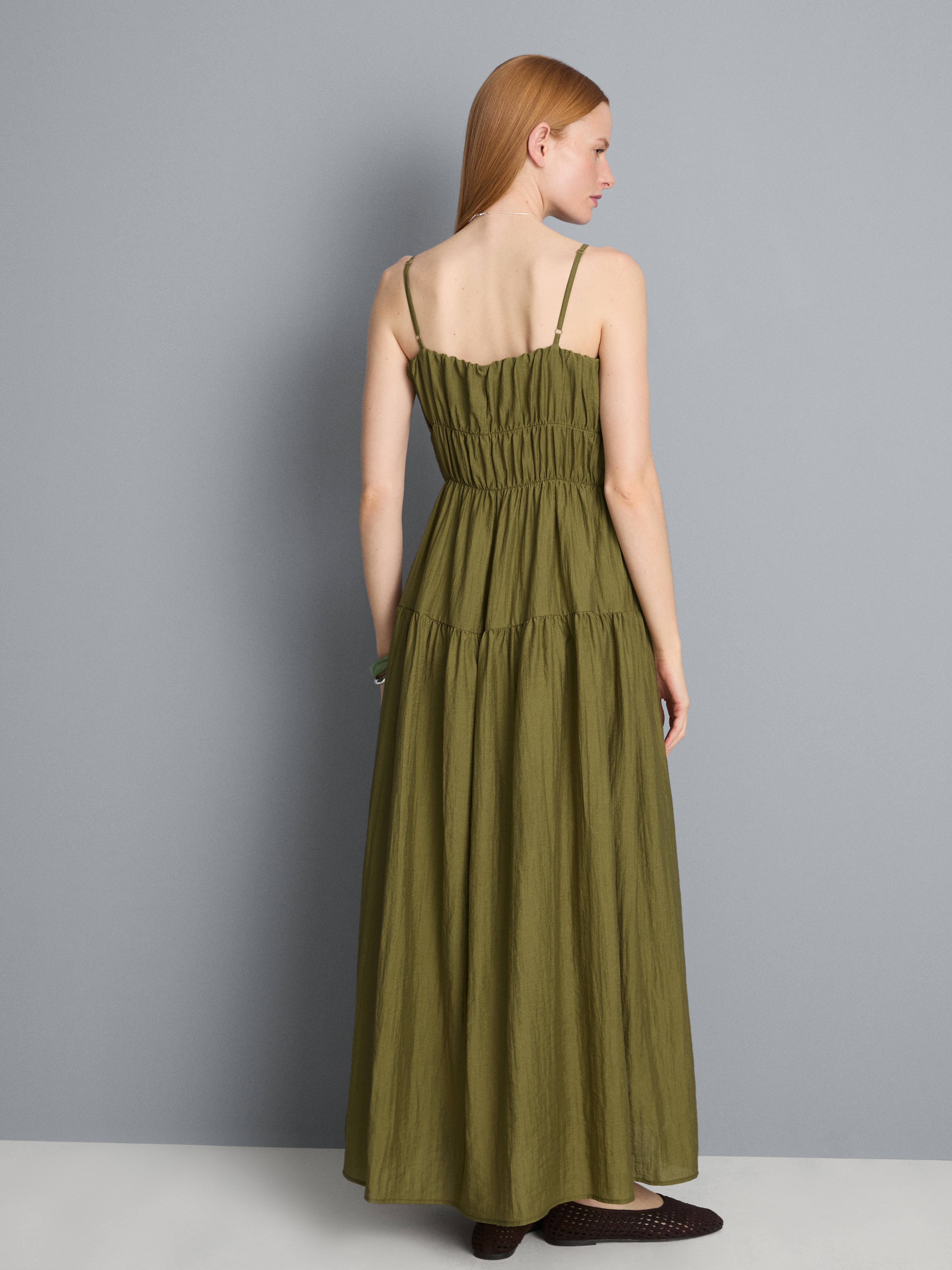 Robe longue à smock et superpositions