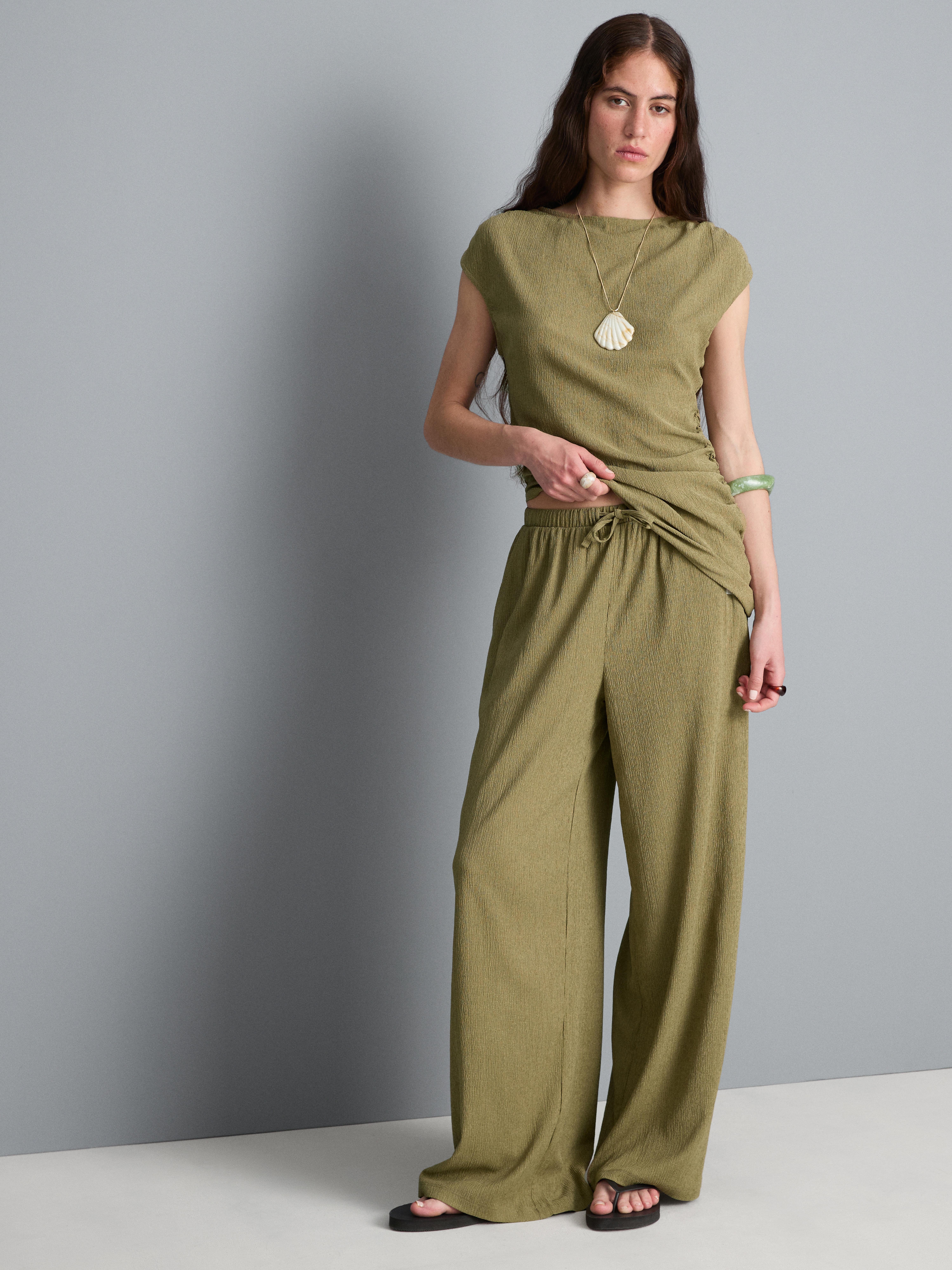 Hose in Knitteroptik mit weitem Bein