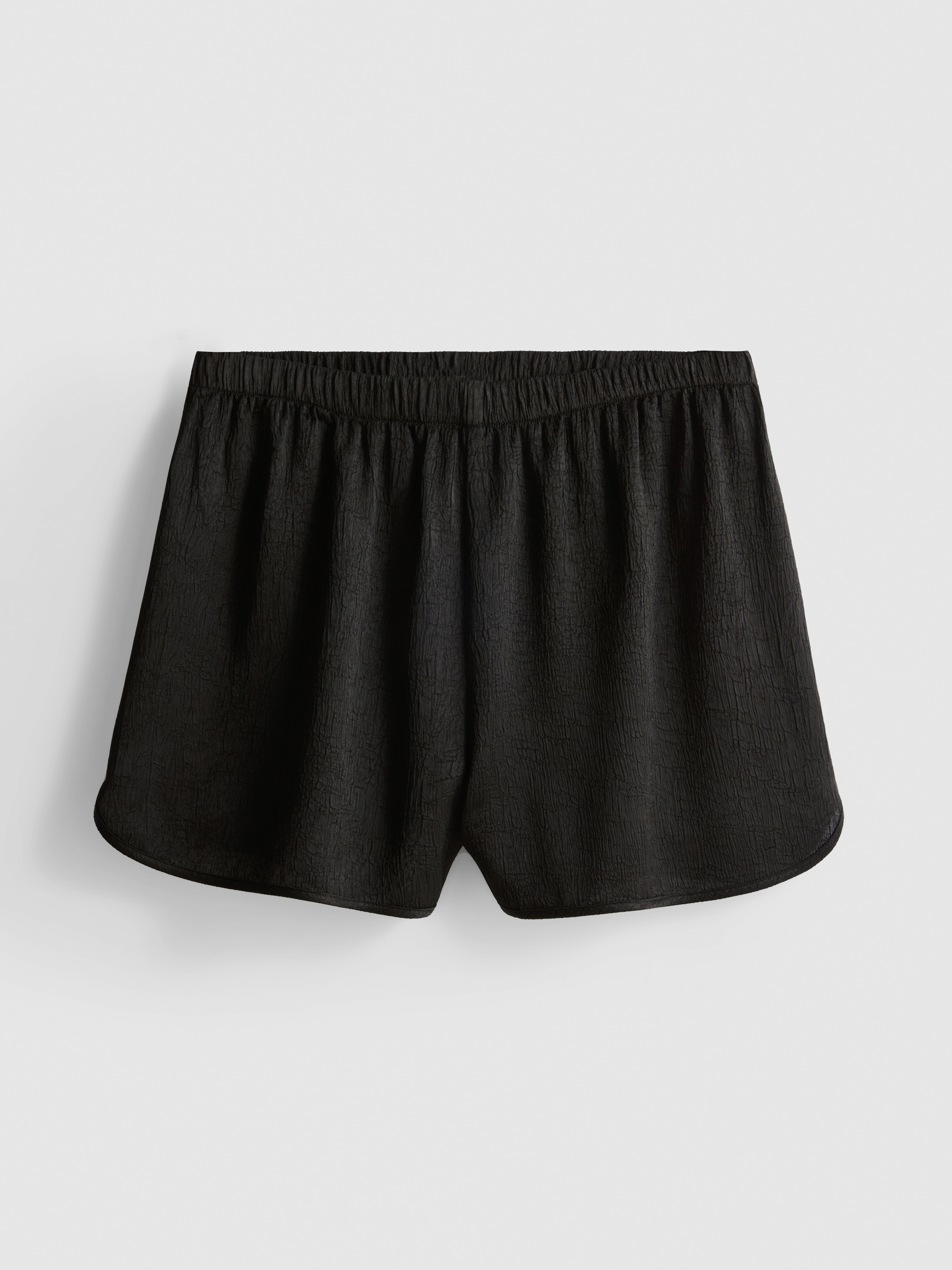 Satijnen racershort met relaxte pasvorm