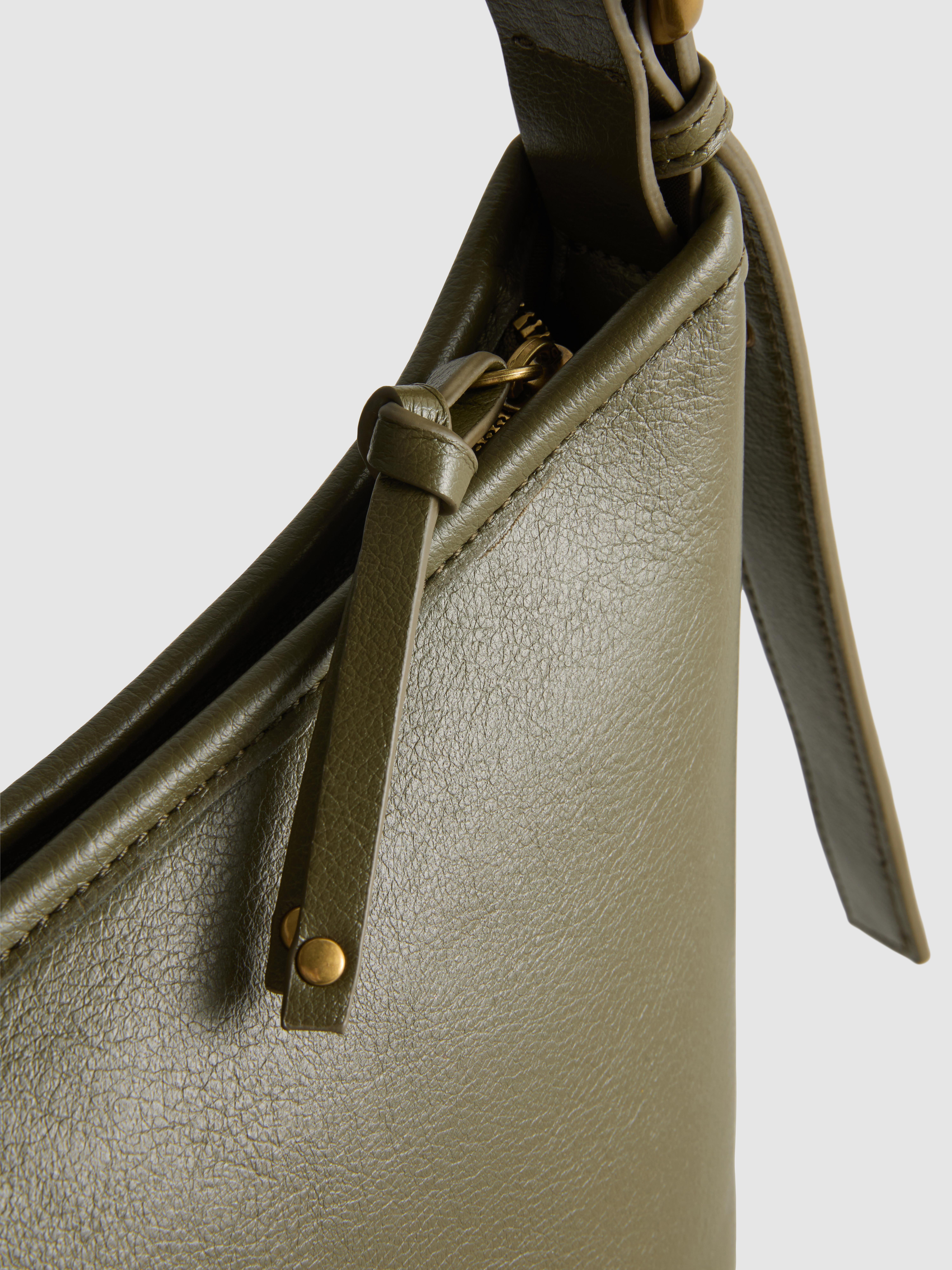 Bucket-Tasche mit dicker Schnalle