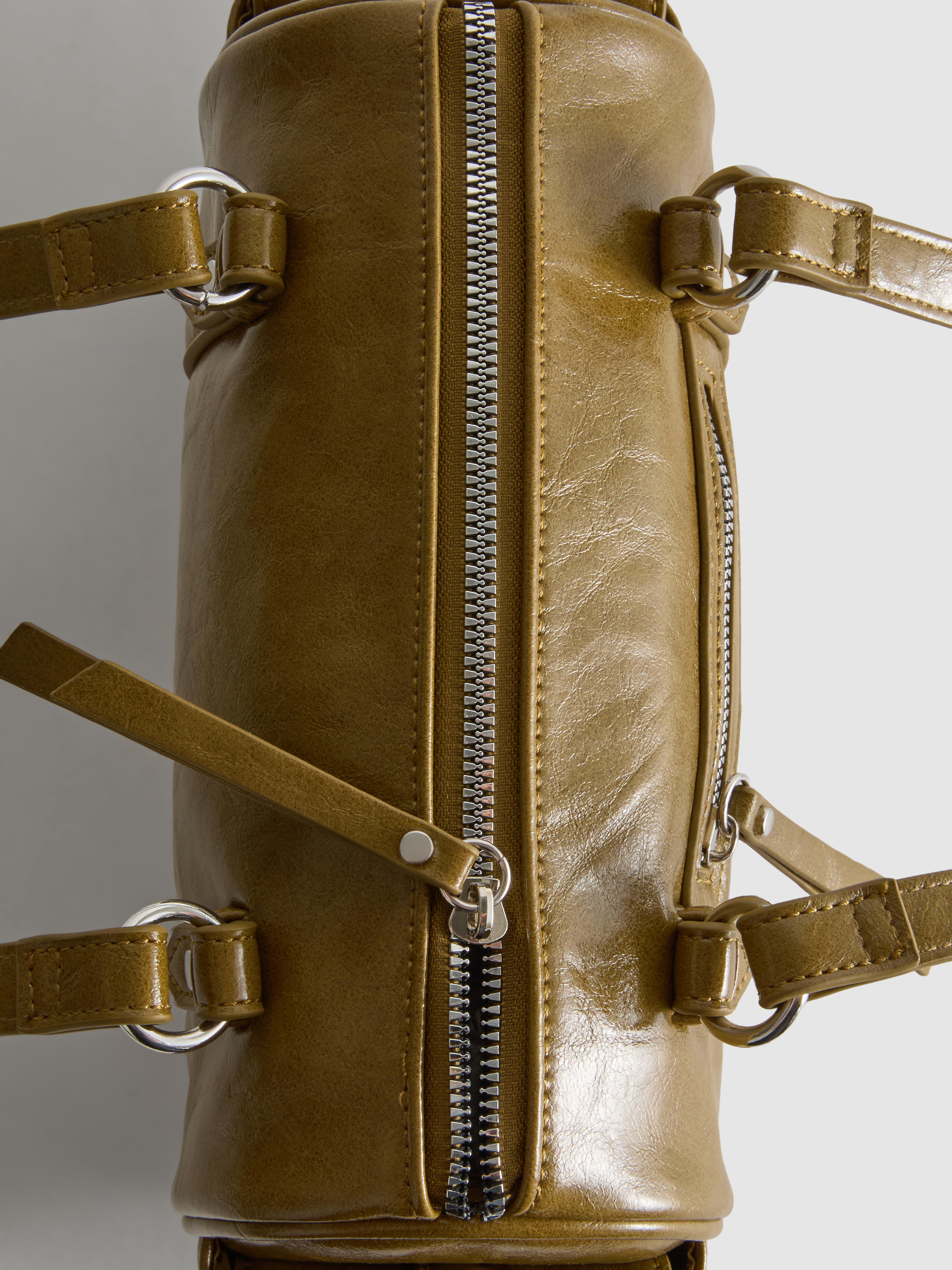 Bowlingtasche aus Kunstleder im Used-Look